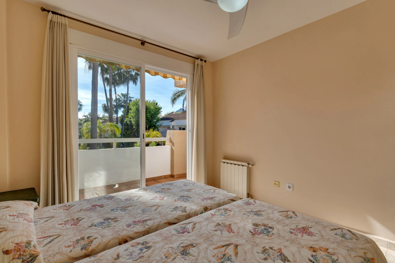 4865 - Apartamento con impresionantes zonas comunes, a escasos metros de la playa ´´El Arenal´´