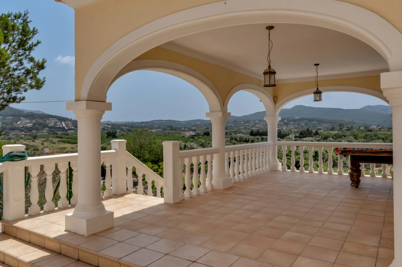 4388 - Villa avec vue dégagée dans un quartier calme à proximité du centre de la ville de Jávea