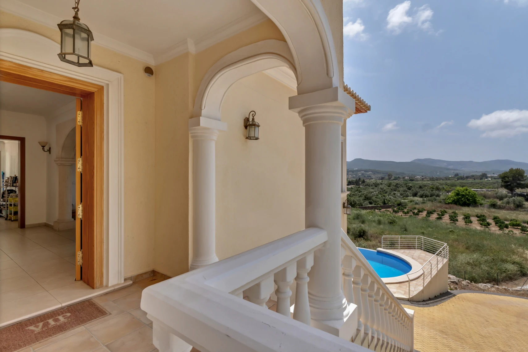 4388 - Villa avec vue dégagée dans un quartier calme à proximité du centre de la ville de Jávea