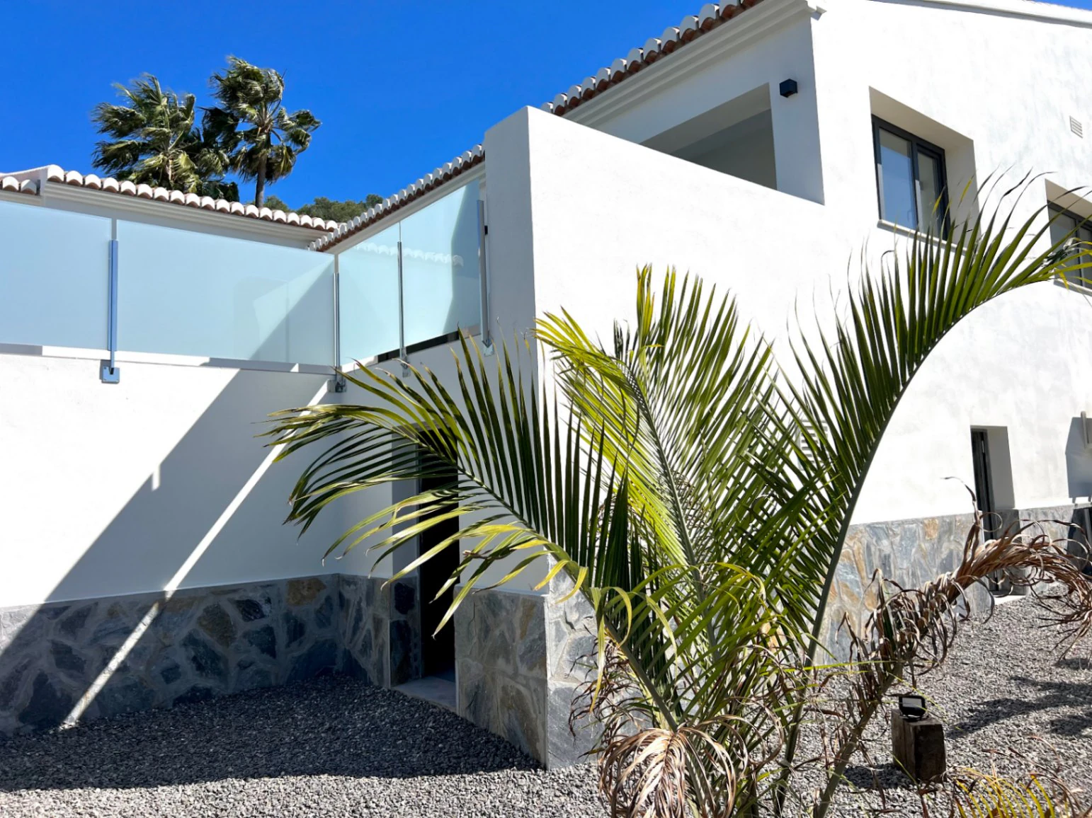 4846 - Villa with stunning open views, recently completed, 2026
