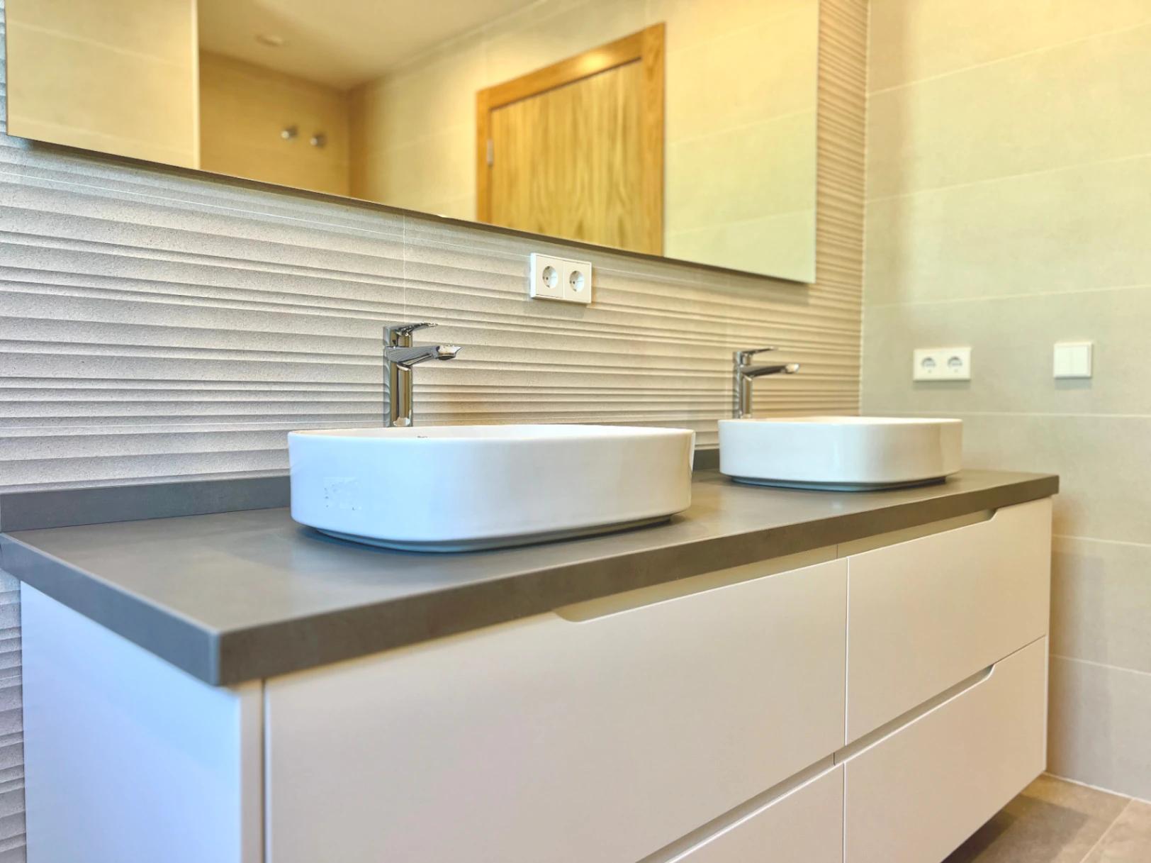 4846 - Villa with stunning open views, recently completed, 2026
