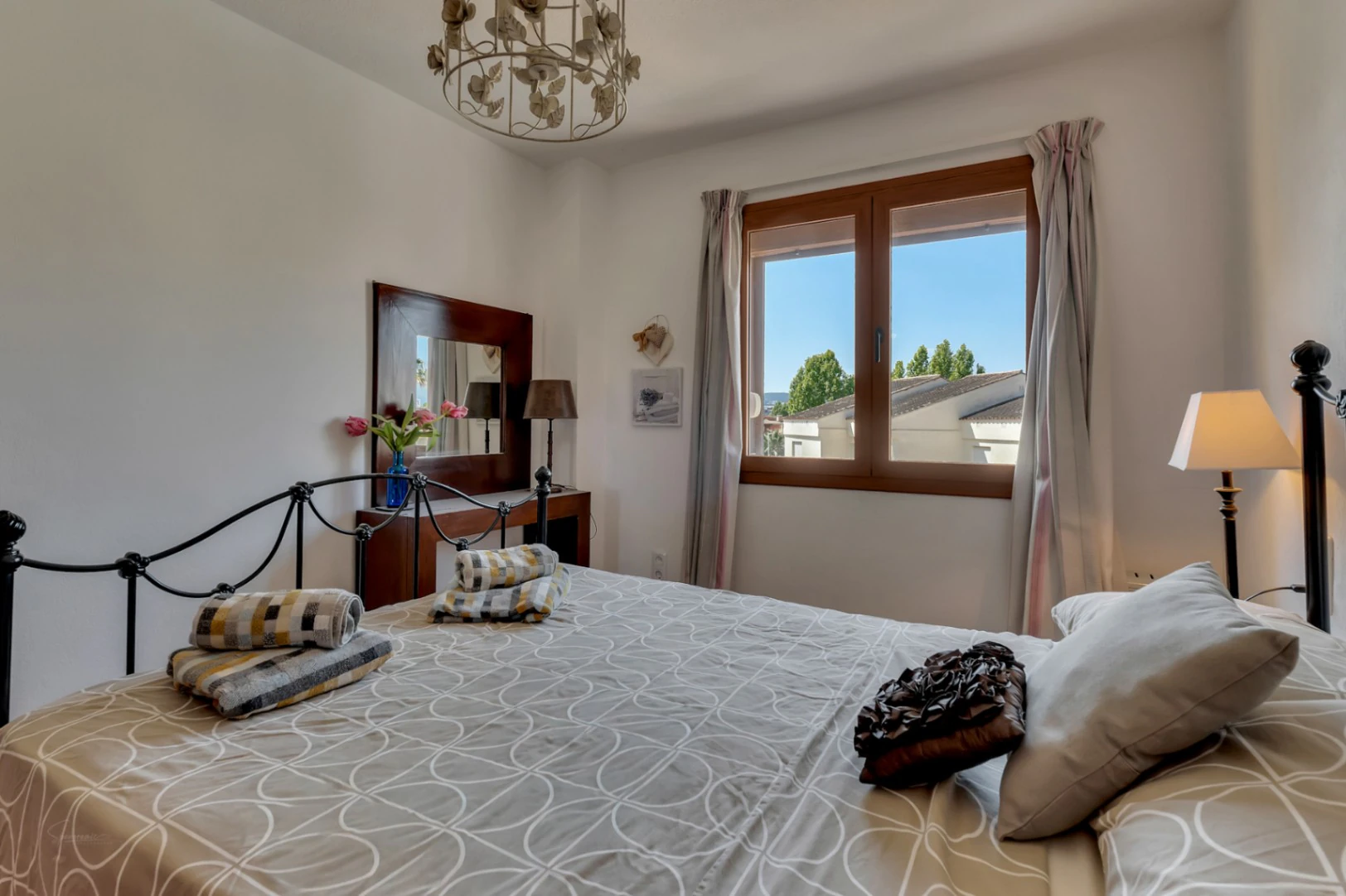 Apartamento primera línea, con vista al mar y piscina en Montañar I Javea