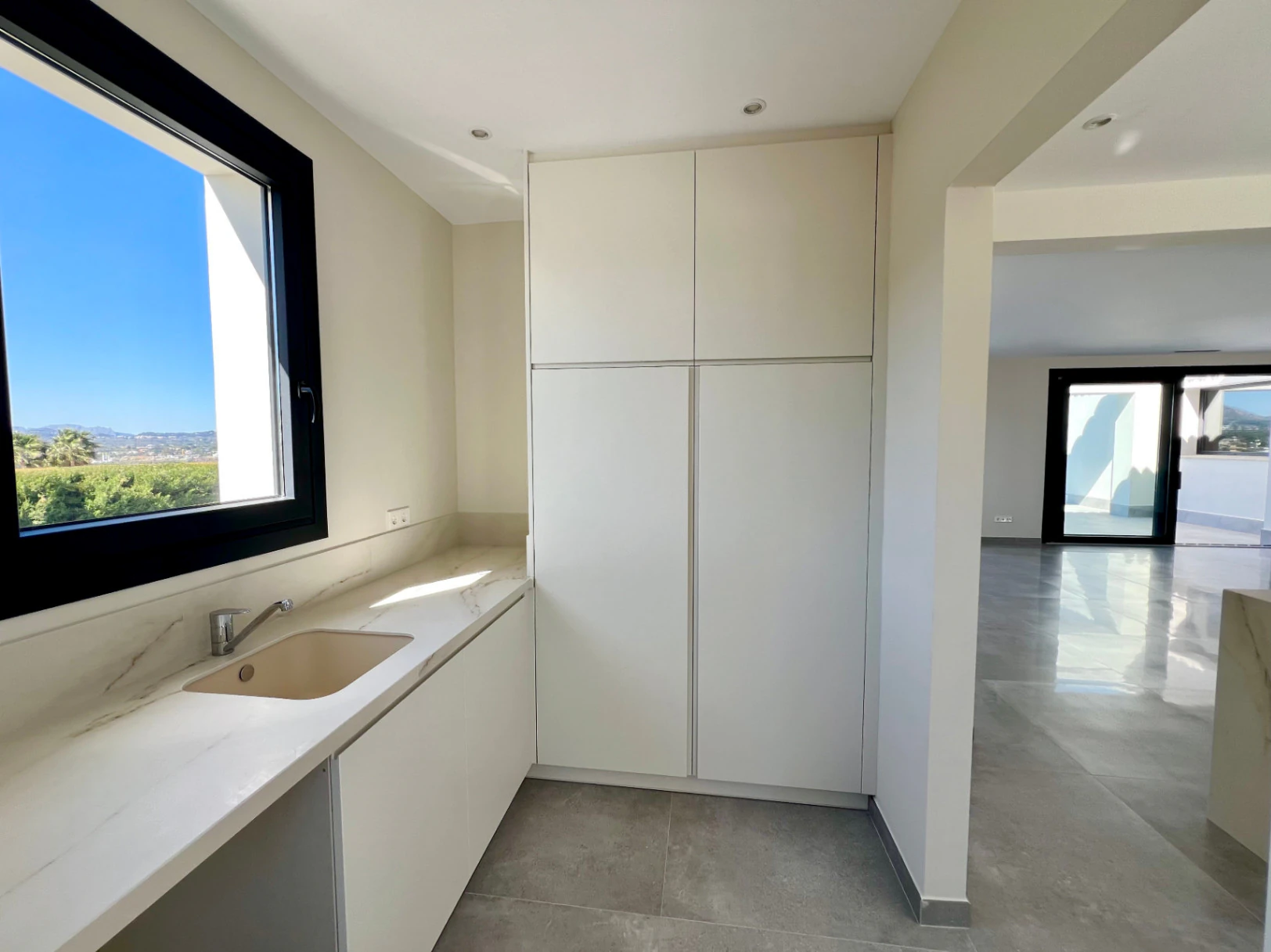 4846 - Villa with stunning open views, recently completed, 2026