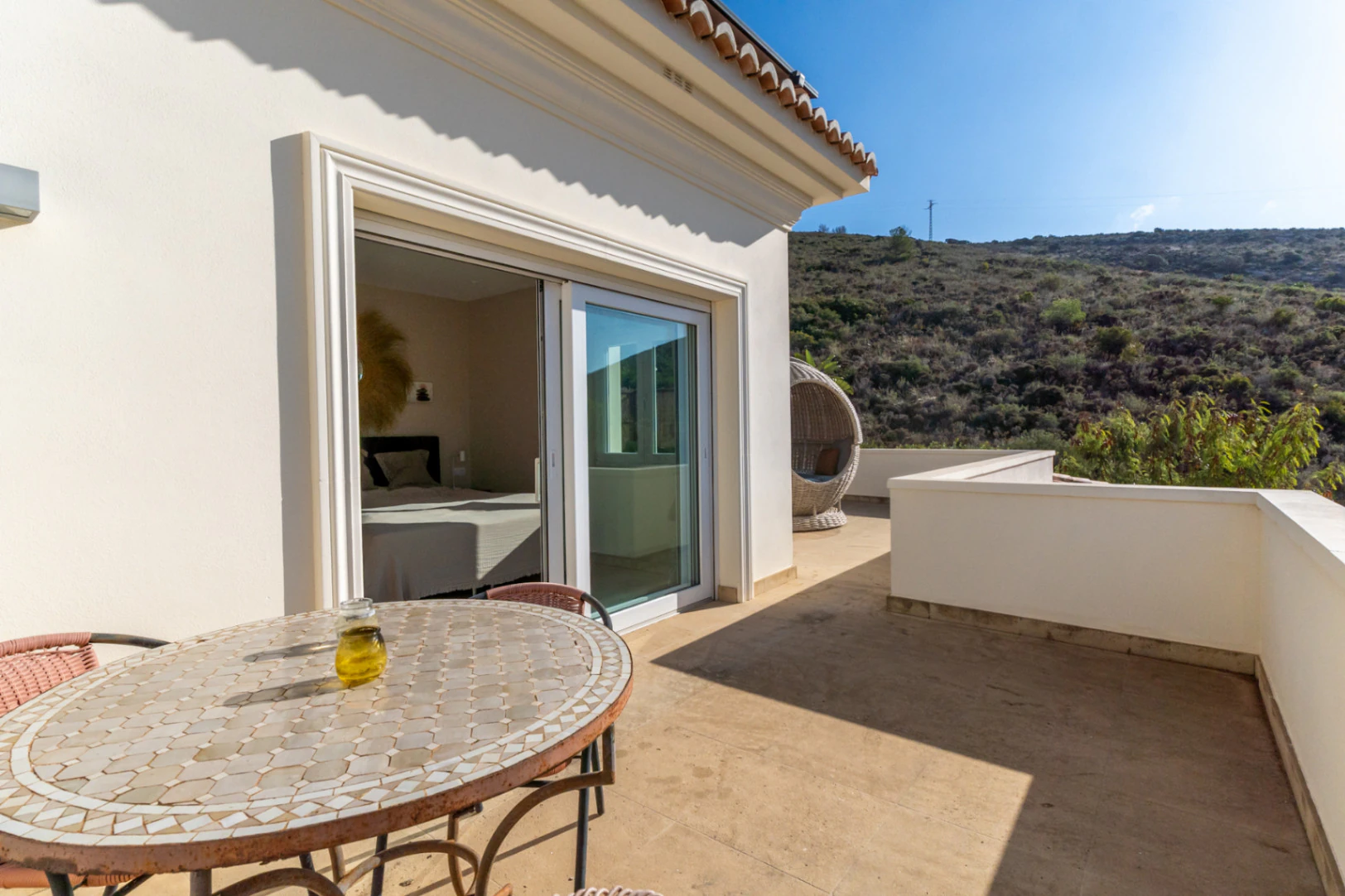 4806 - Villa con vistas increibles al mar y a la montaña en exclusiva ubicacion
