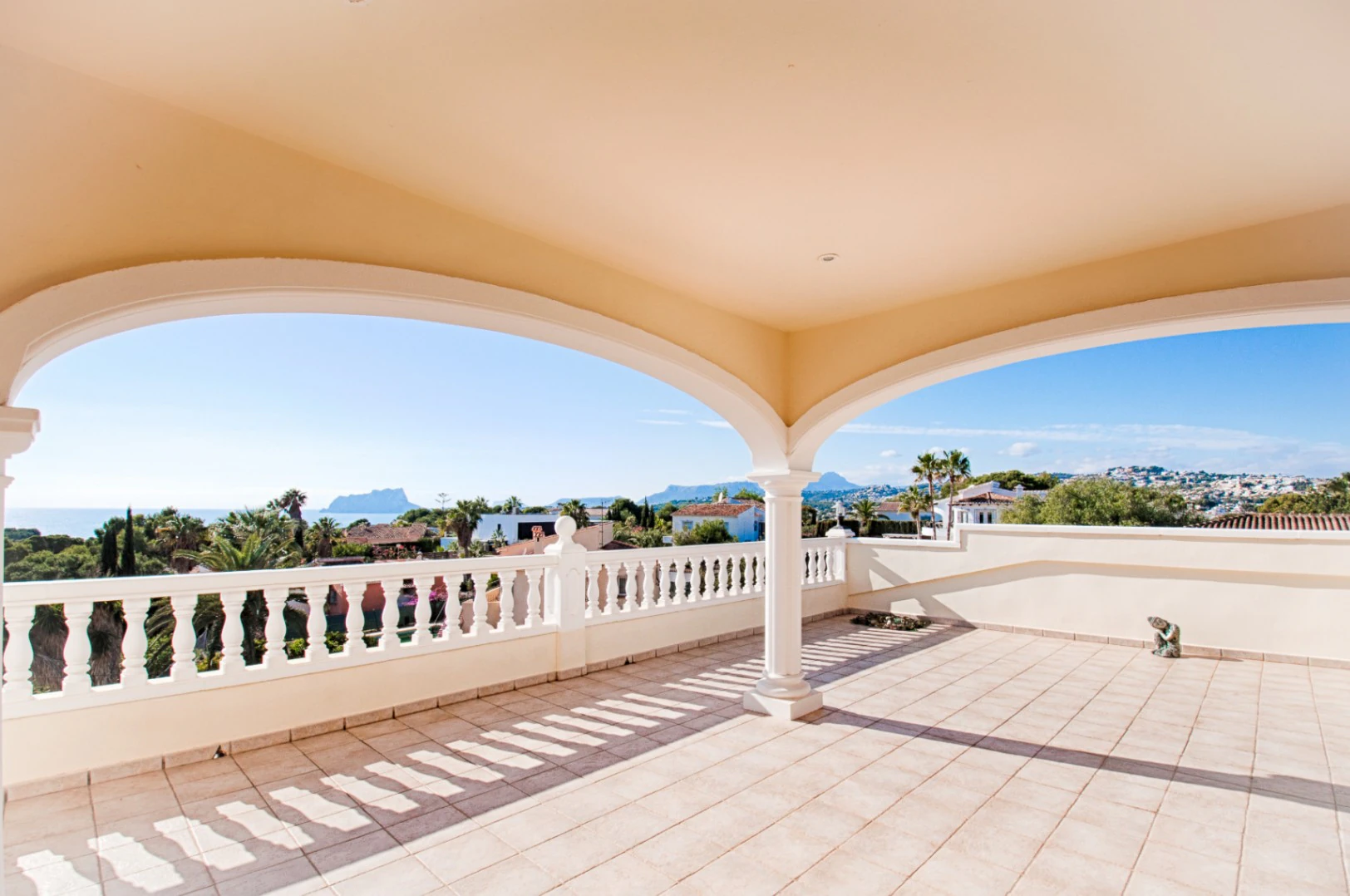 CRMI226006 - Gran villa elegante con vistas al mar en venta en Moraira
