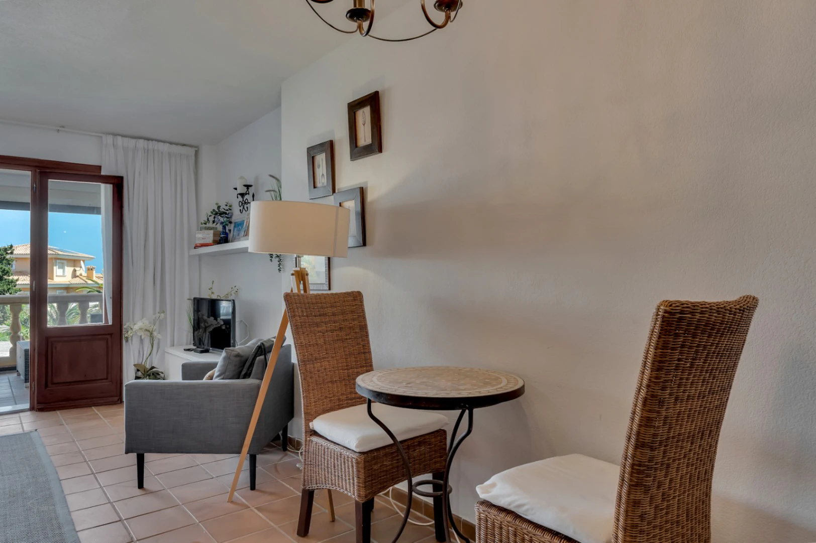 Apartamento primera línea, con vista al mar y piscina en Montañar I Javea