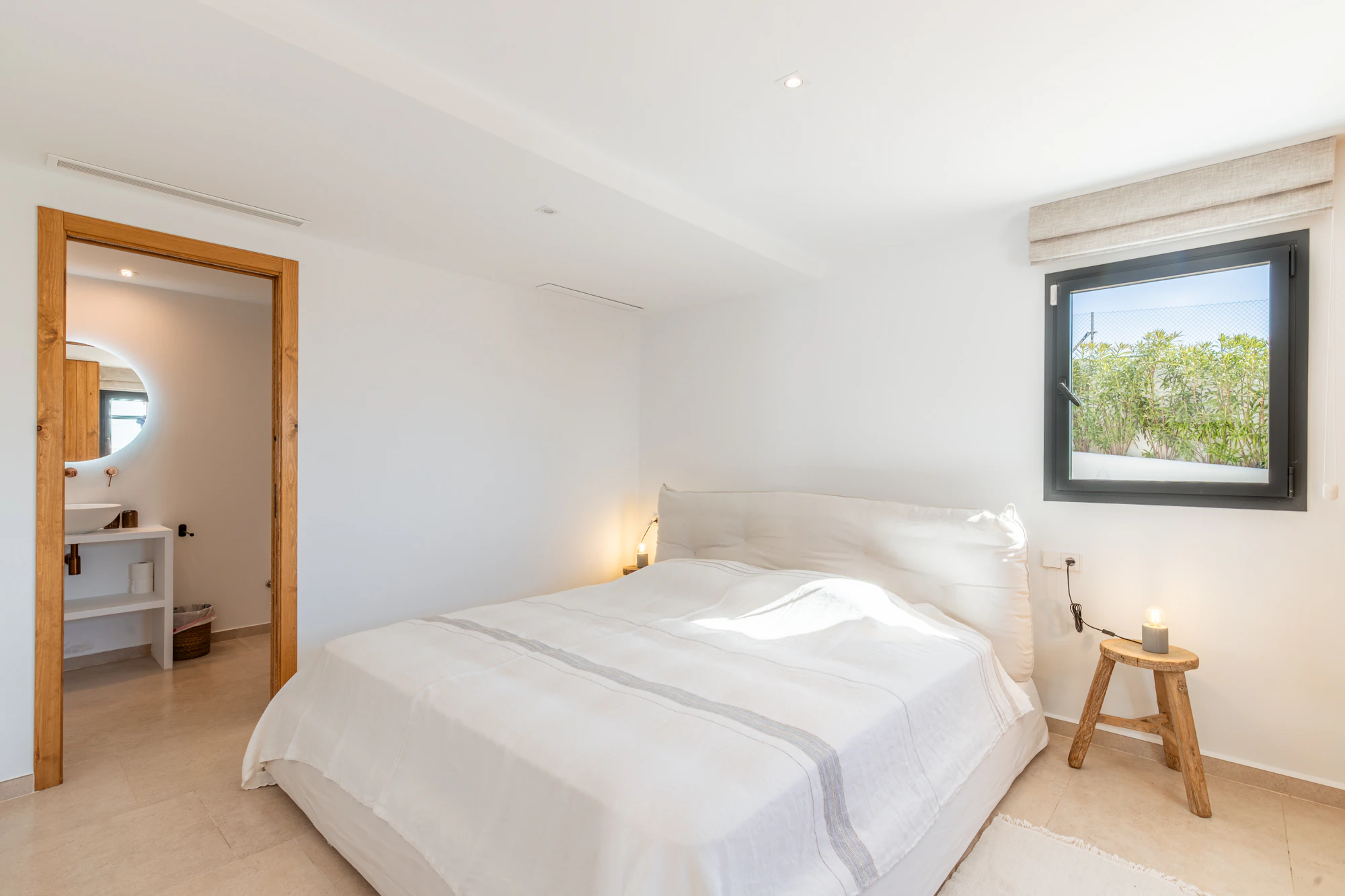CRMI475025 - Villa de Lujo Estilo Ibiza en Moraira — Elegancia Mediterránea a Solo 1 km del Mar