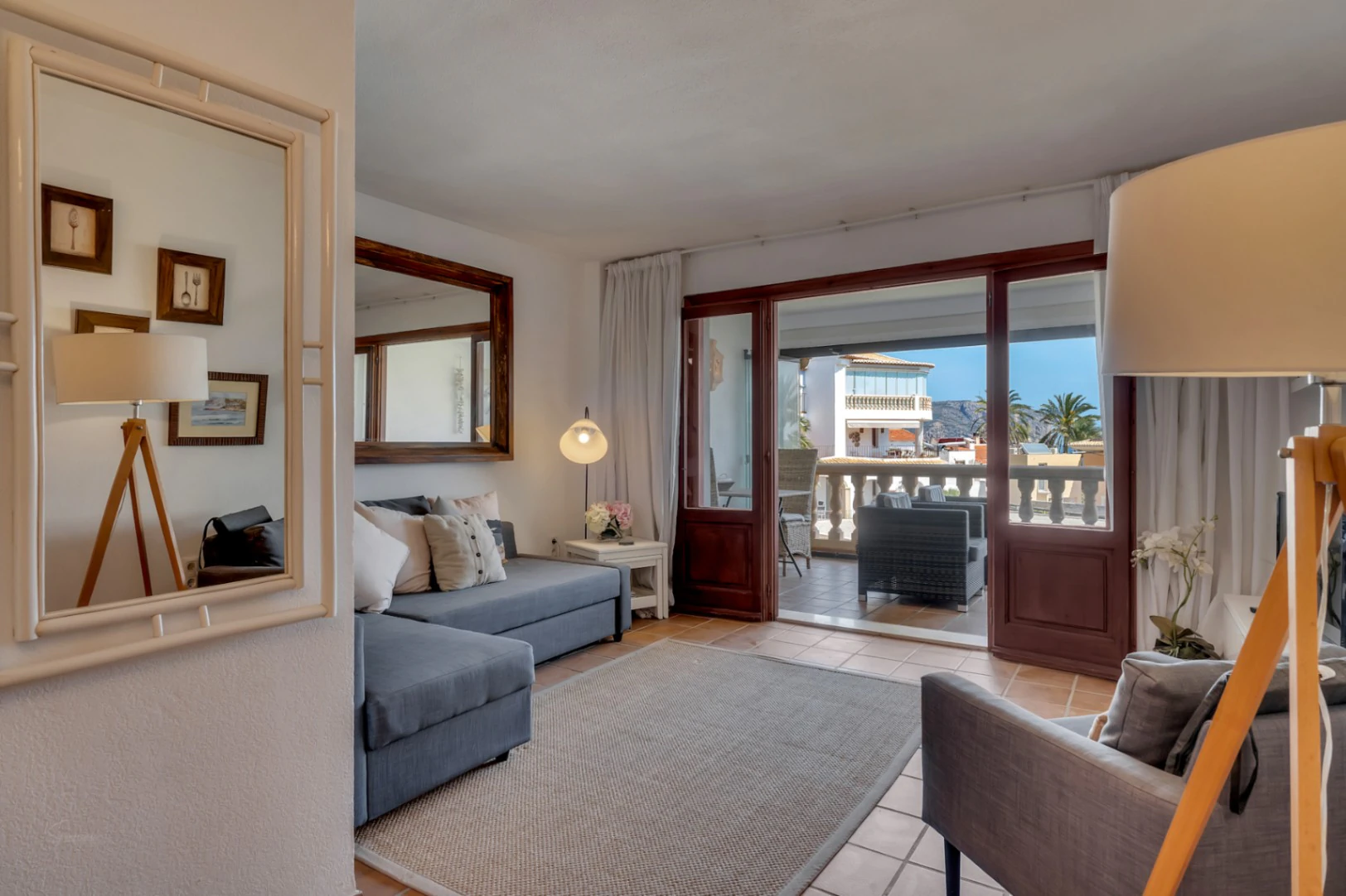 Apartamento primera línea, con vista al mar y piscina en Montañar I Javea