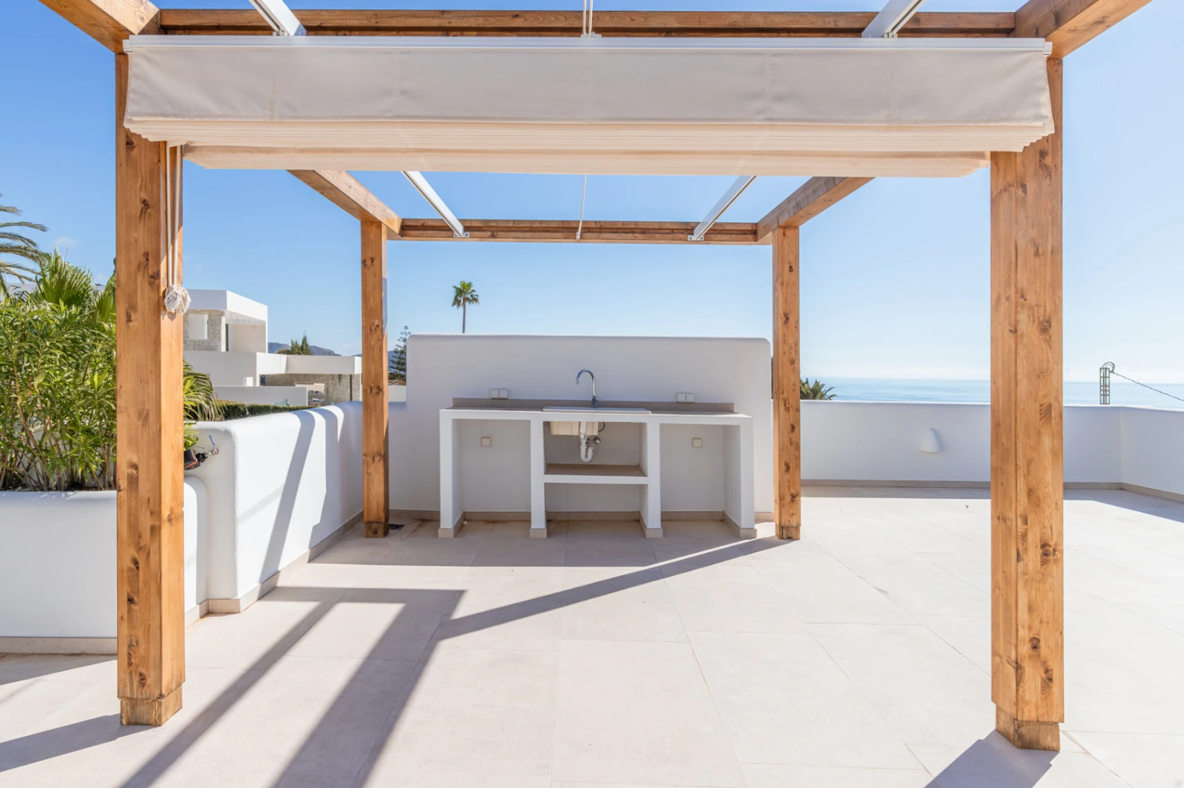 CRMI475025 - Villa de Lujo Estilo Ibiza en Moraira — Elegancia Mediterránea a Solo 1 km del Mar