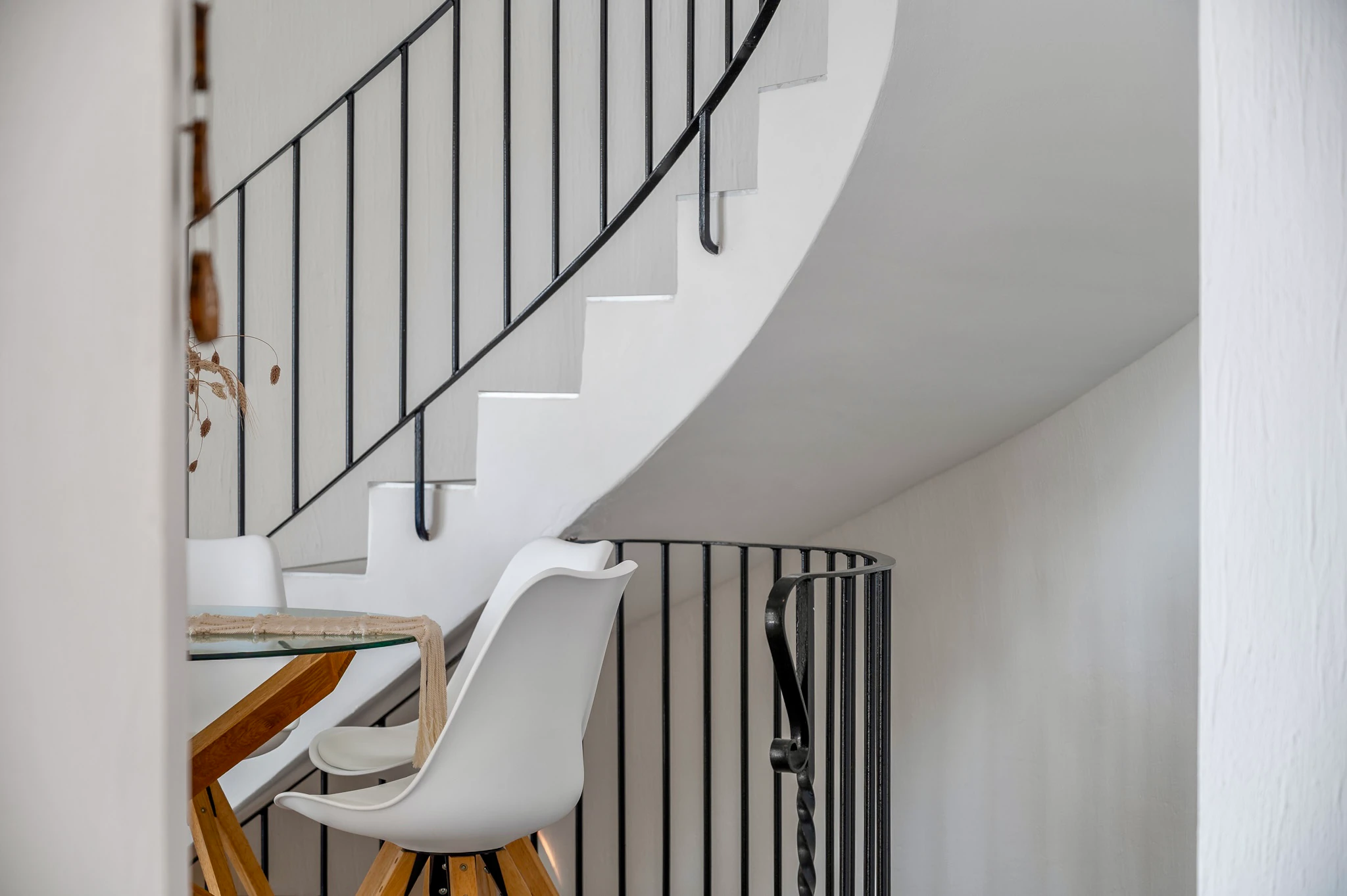 CRMI075951 - Exclusiva, moderna y completamente renovada villa con vistas panorámicas al mar en venta en Moraira – ubicación privilegiada cercana al centro y la playa.