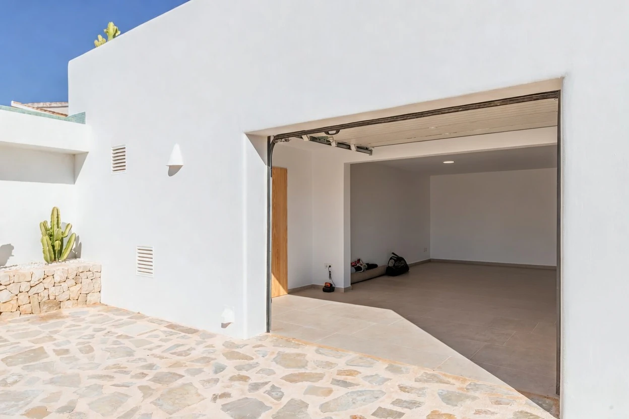 CRMI475025 - Villa de Lujo Estilo Ibiza en Moraira — Elegancia Mediterránea a Solo 1 km del Mar