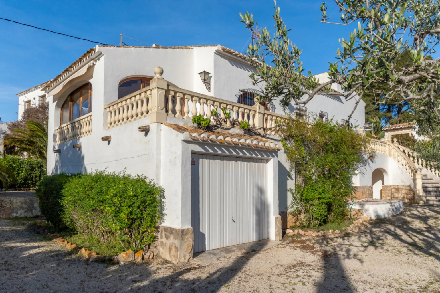 4868 - Villa de estilo mediterráneo con impresionantes vistas en una zona tranquila junto al Tosalet, Javea