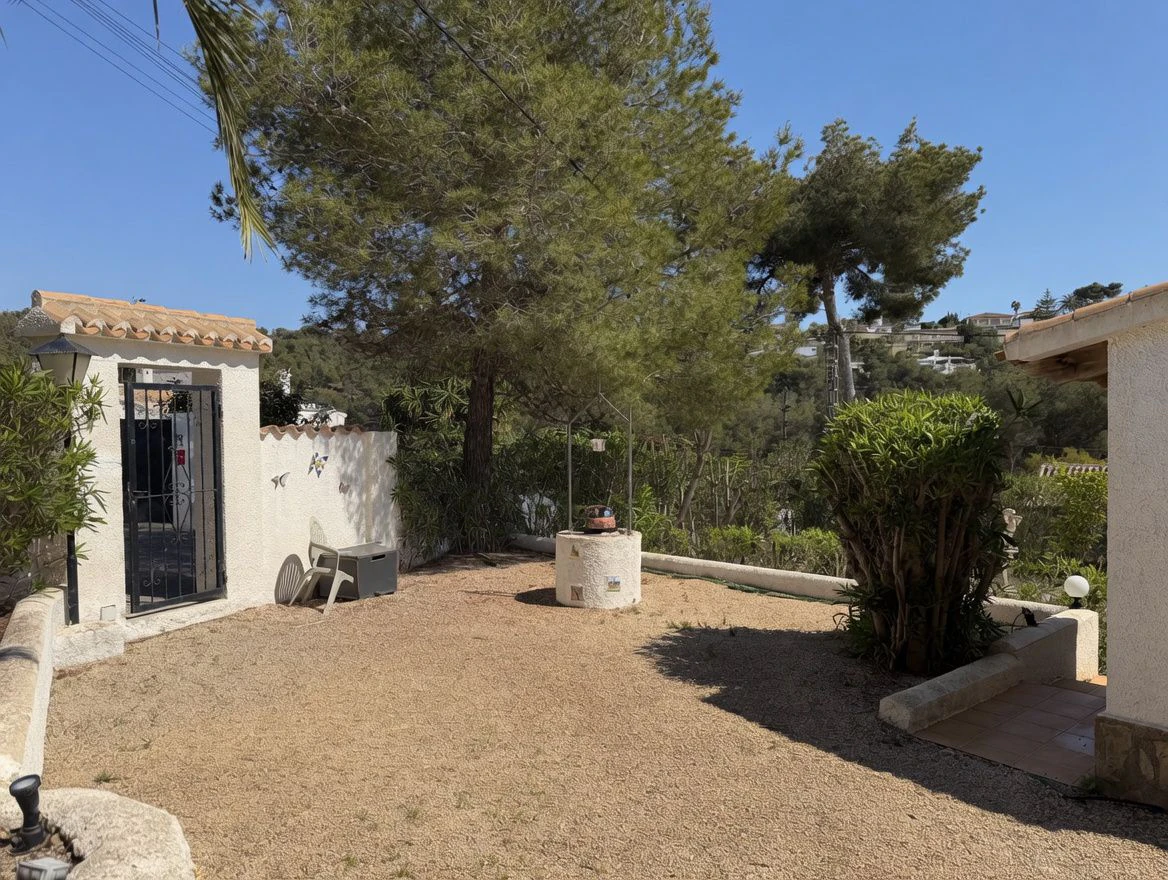 4871 - Villa a la venta en Jávea, vistas al valle, orientada al Sur con piscina