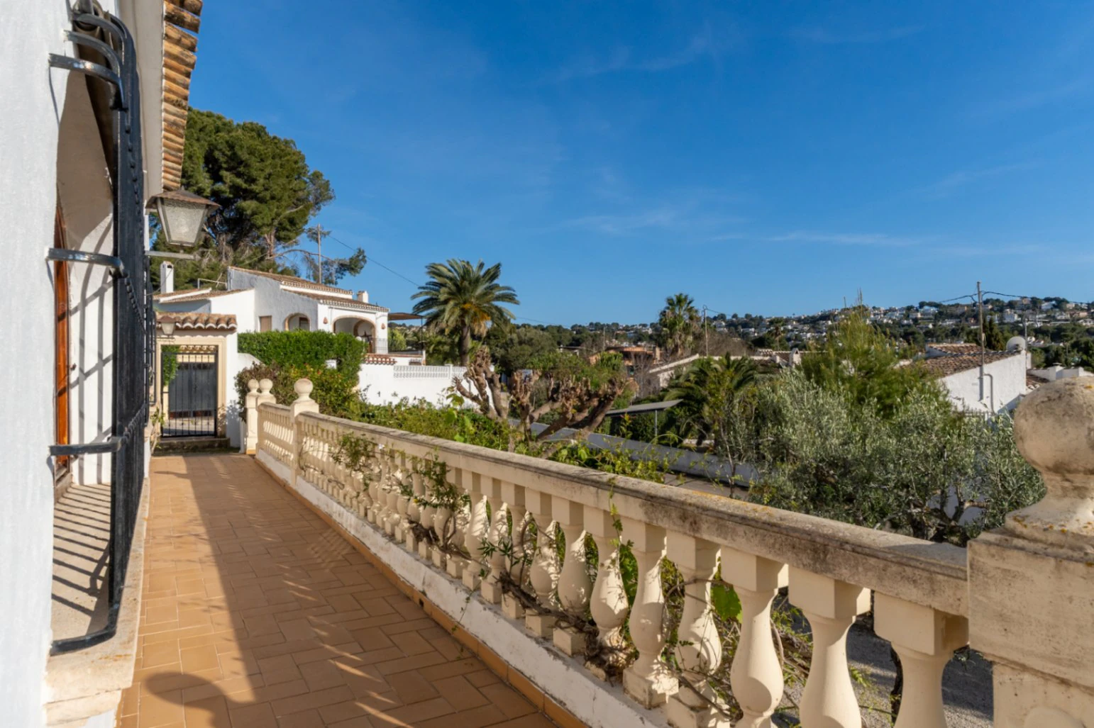 4868 - Villa de estilo mediterráneo con impresionantes vistas en una zona tranquila junto al Tosalet, Javea