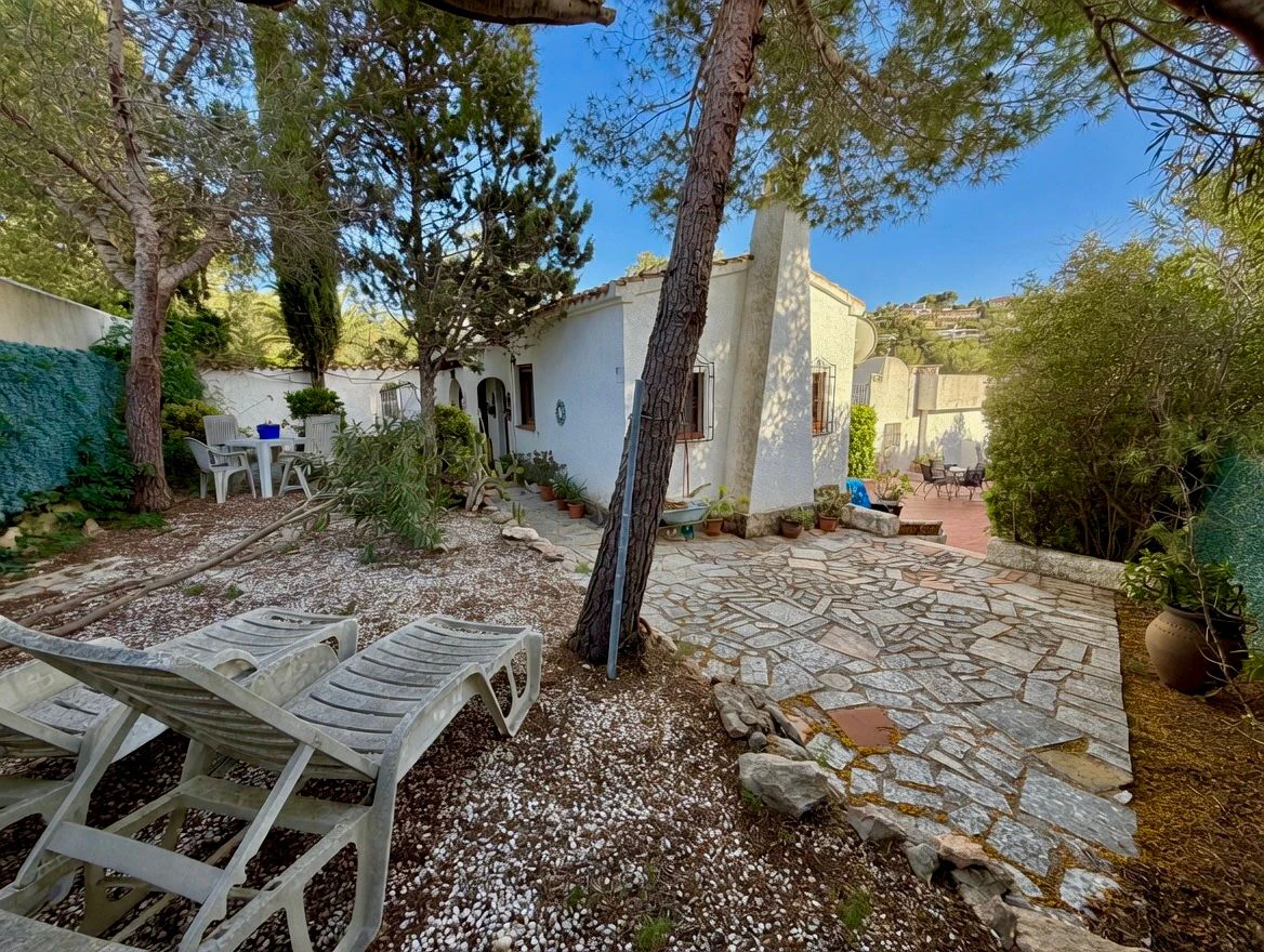 4871 - Villa a la venta en Jávea, vistas al valle, orientada al Sur con piscina