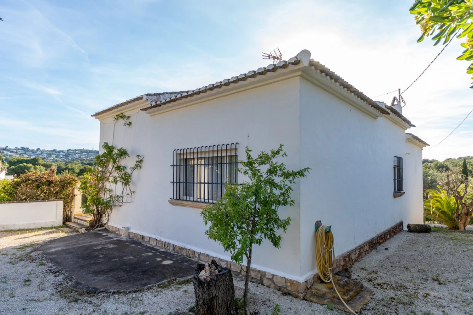 4868 - Villa de estilo mediterráneo con impresionantes vistas en una zona tranquila junto al Tosalet, Javea