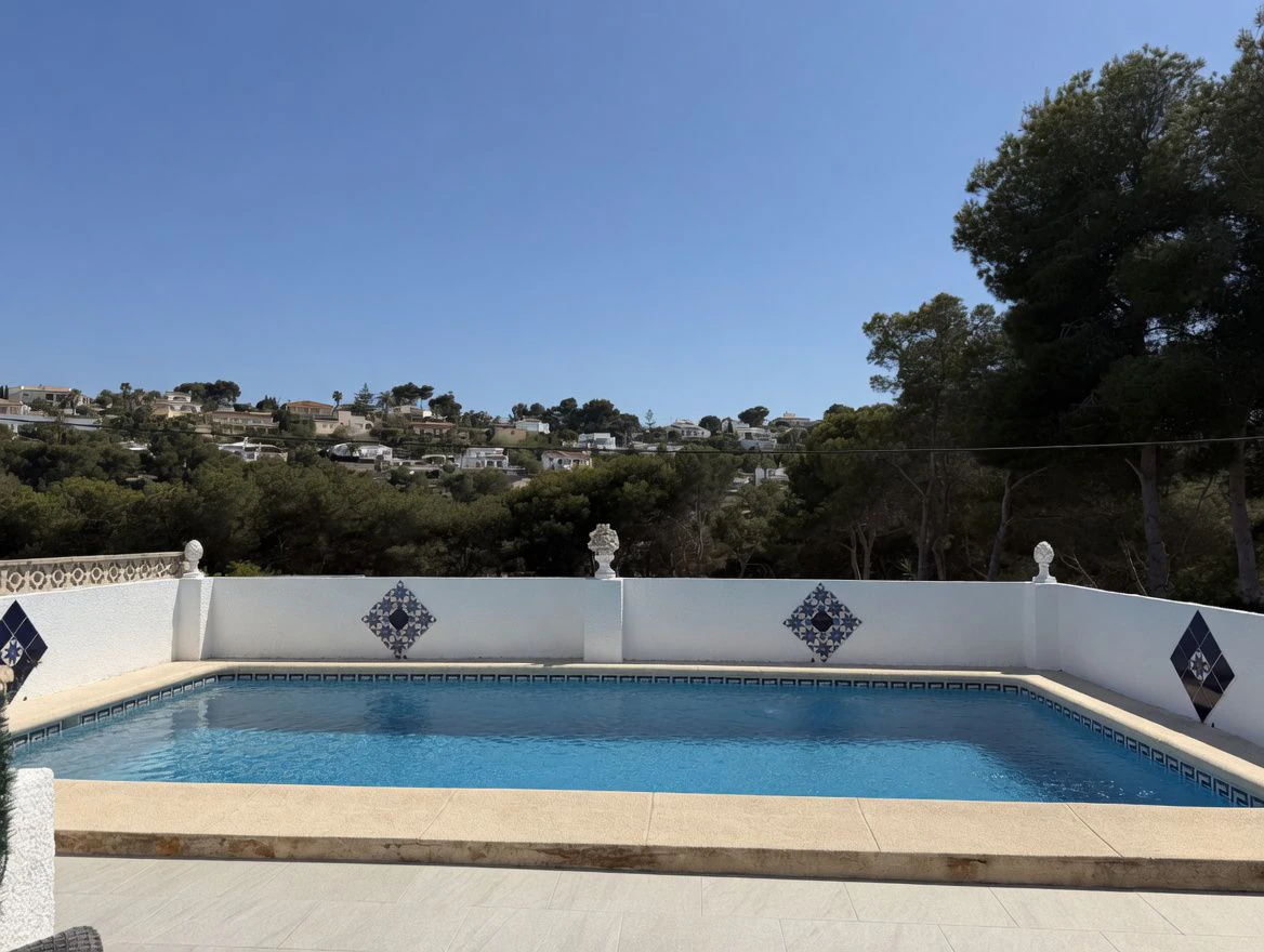 4871 - Villa a la venta en Jávea, vistas al valle, orientada al Sur con piscina