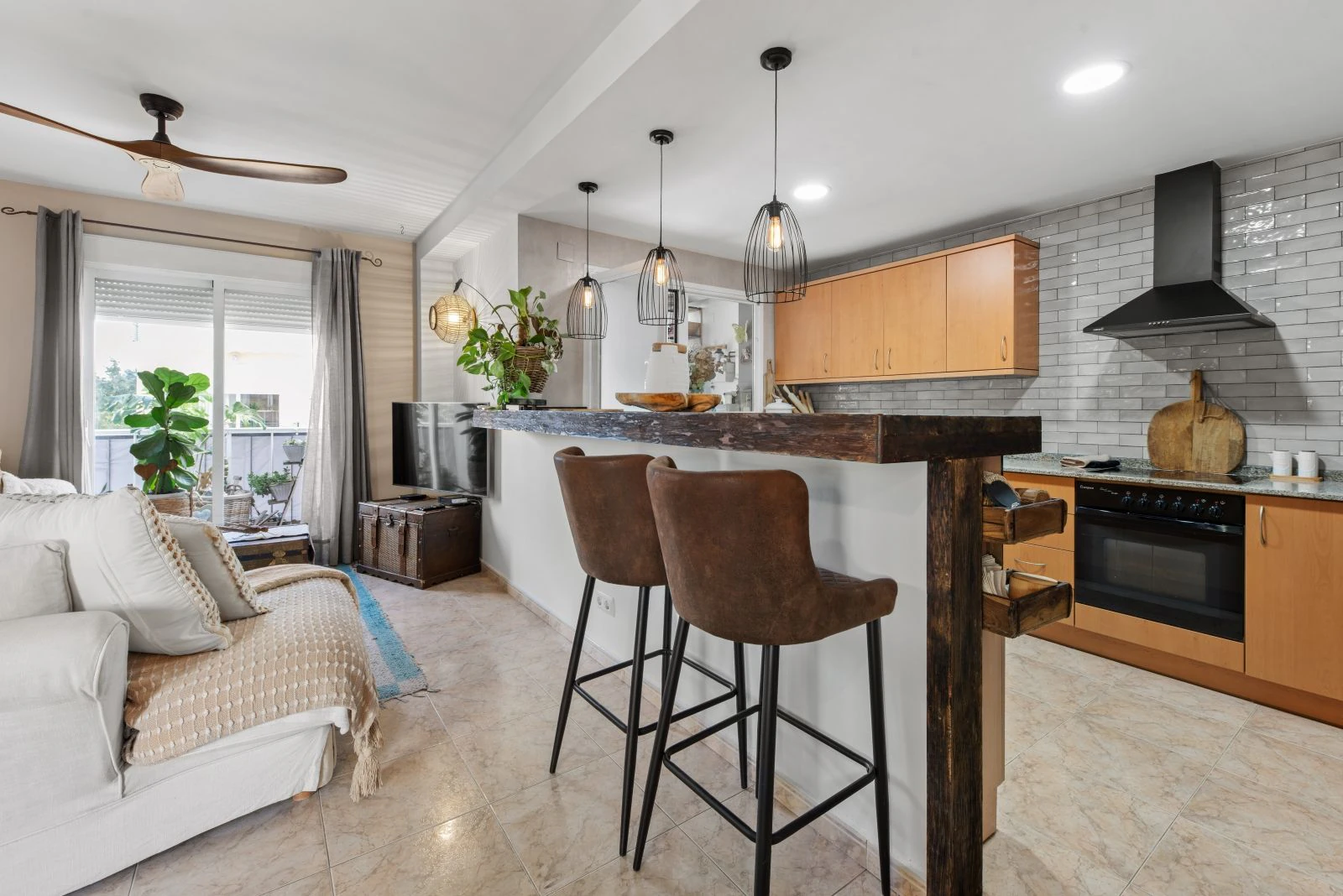 CR711932 - Amplio apartamento de 3 dormitorios junto al casco antiguo