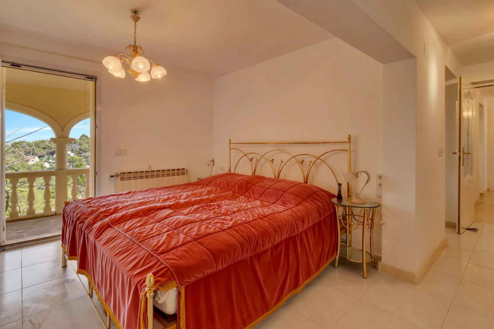 VILLA UBICADA EN UNA TRANQUILA ZONA CON INCREIBLES VISTAS PANORAMICAS