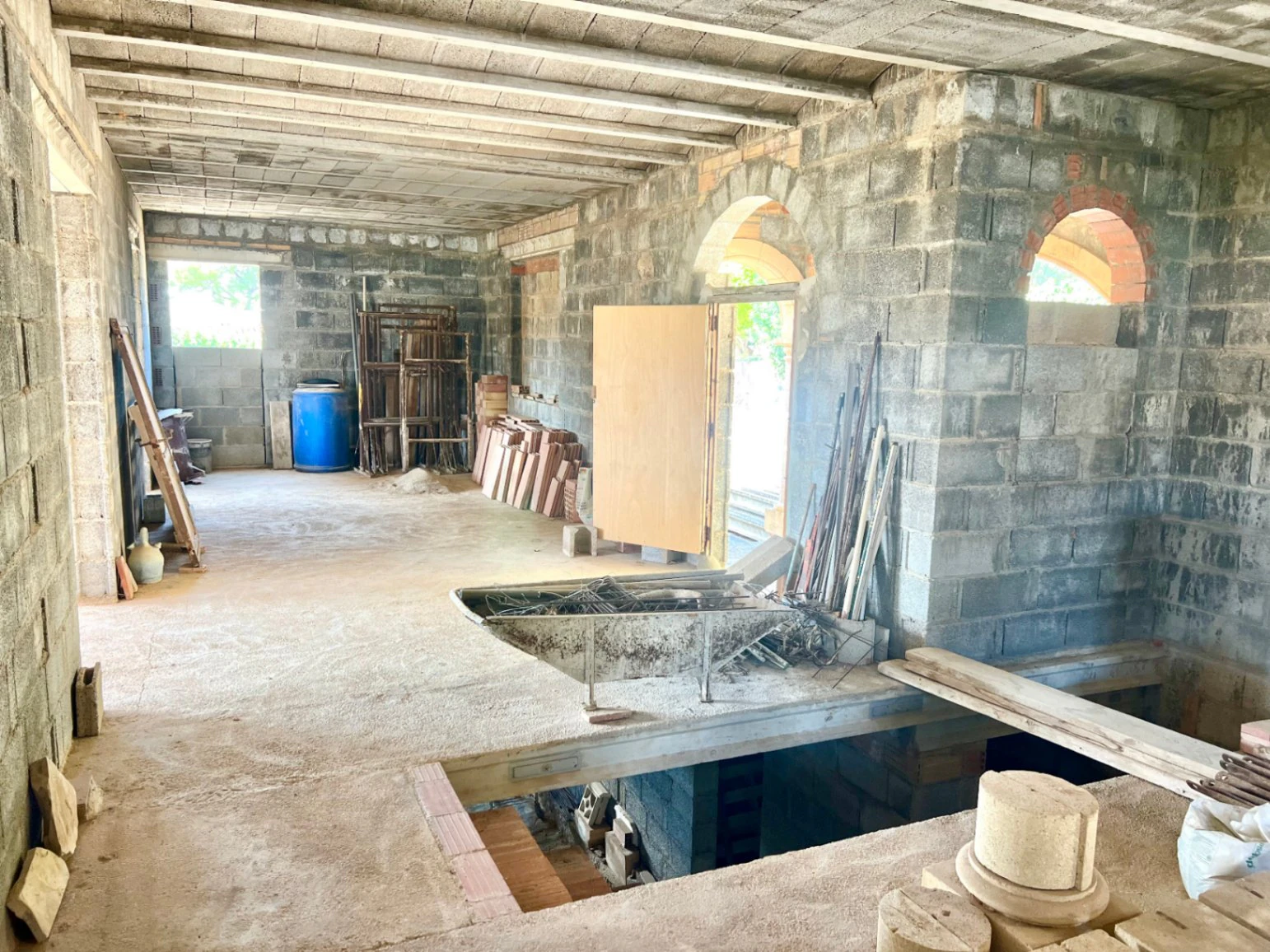 4782 - Propiedad con gran parcela, con una construcción para finalizar, en una demandada zona de Jávea