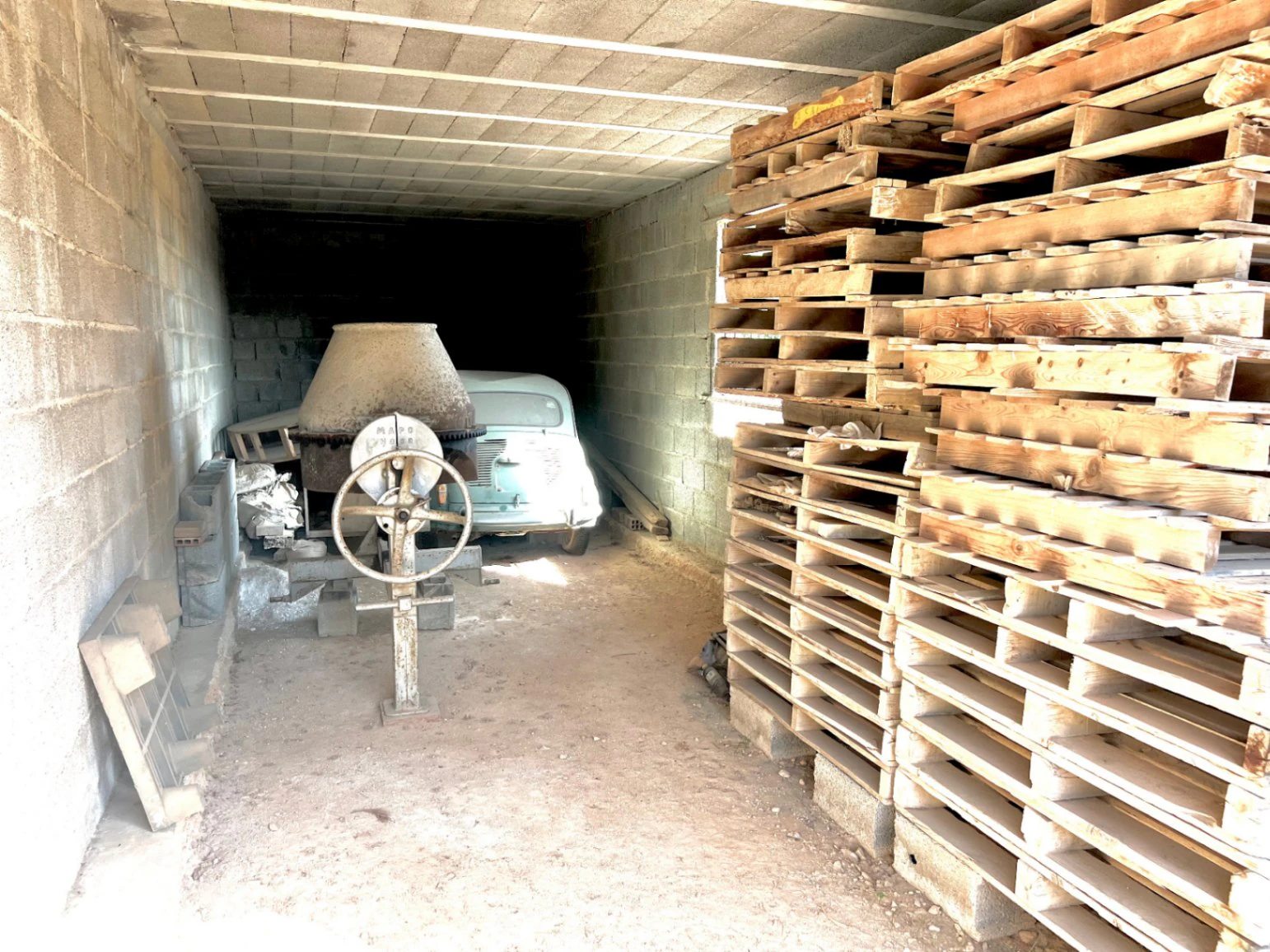 4782 - Propiedad con gran parcela, con una construcción para finalizar, en una demandada zona de Jávea