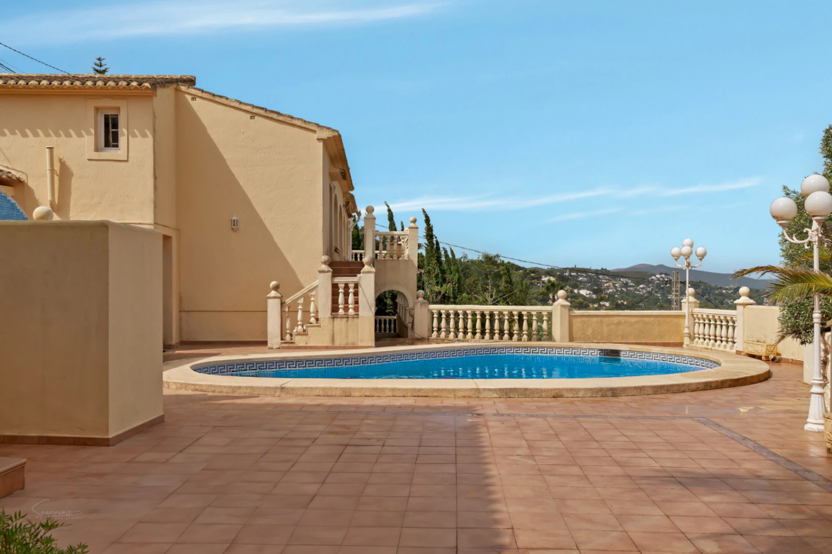 VILLA UBICADA EN UNA TRANQUILA ZONA CON INCREIBLES VISTAS PANORAMICAS