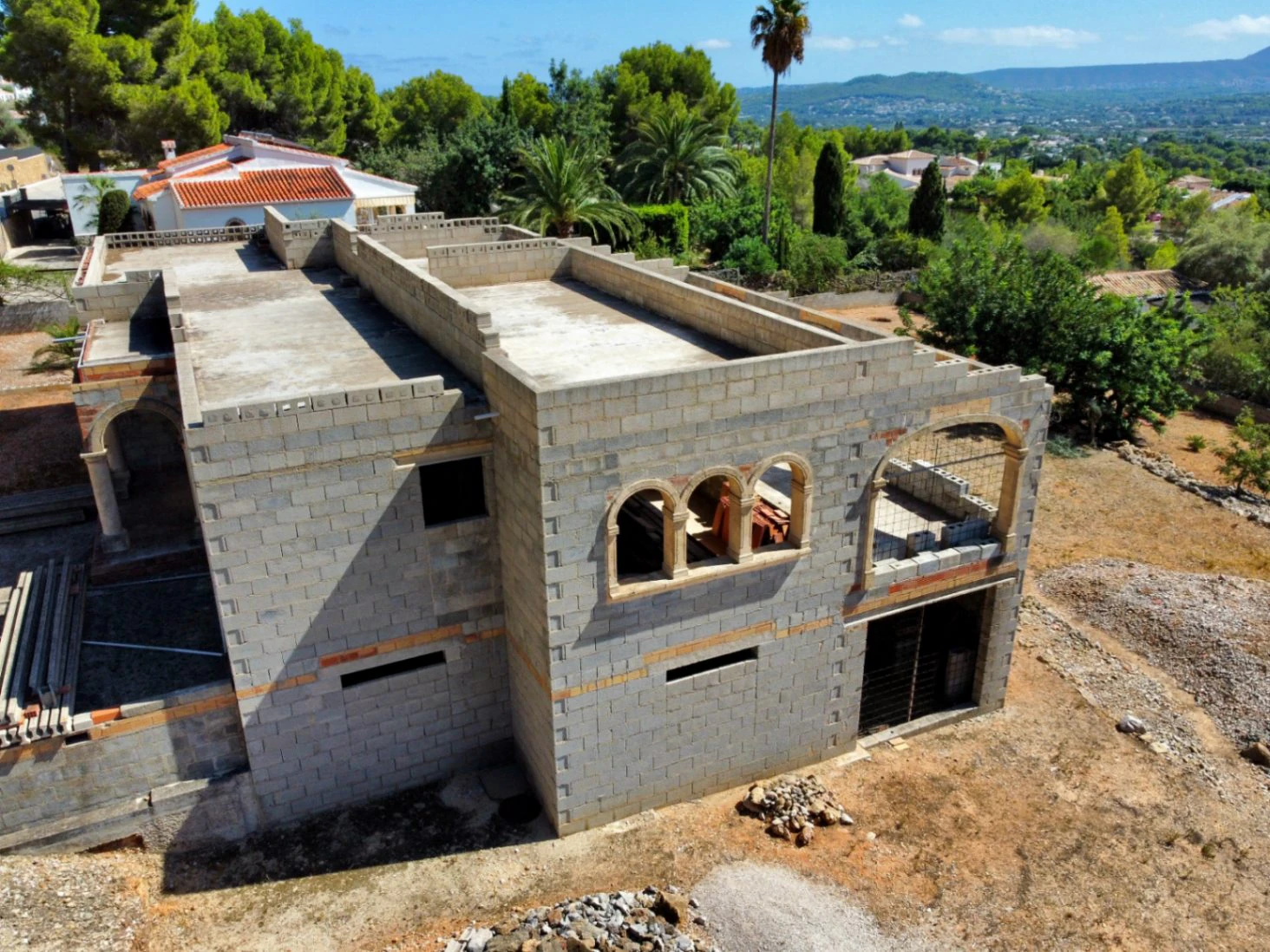 4782 - Propiedad con gran parcela, con una construcción para finalizar, en una demandada zona de Jávea