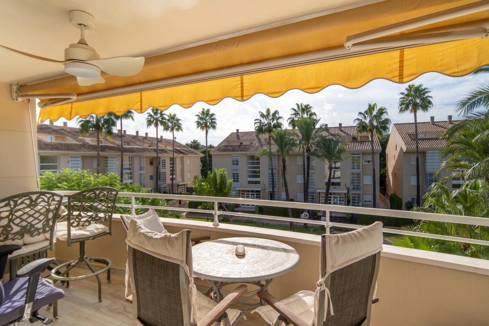 CR881773 - Duplex for sale in Jávea