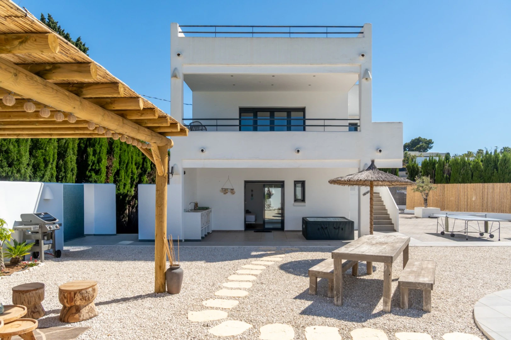 4878 - Exclusiva villa en el Arenal, de estilo ibicenco con alta rentabilidad demostrable