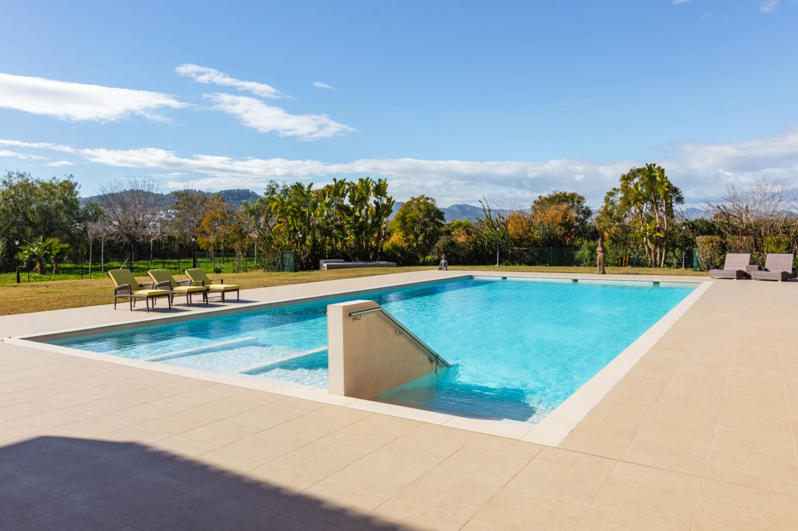 CR1039 - Exceptional luxury estate for sale, just minutes from Arenal beach in Javea, with a plot size of 28,000 m².