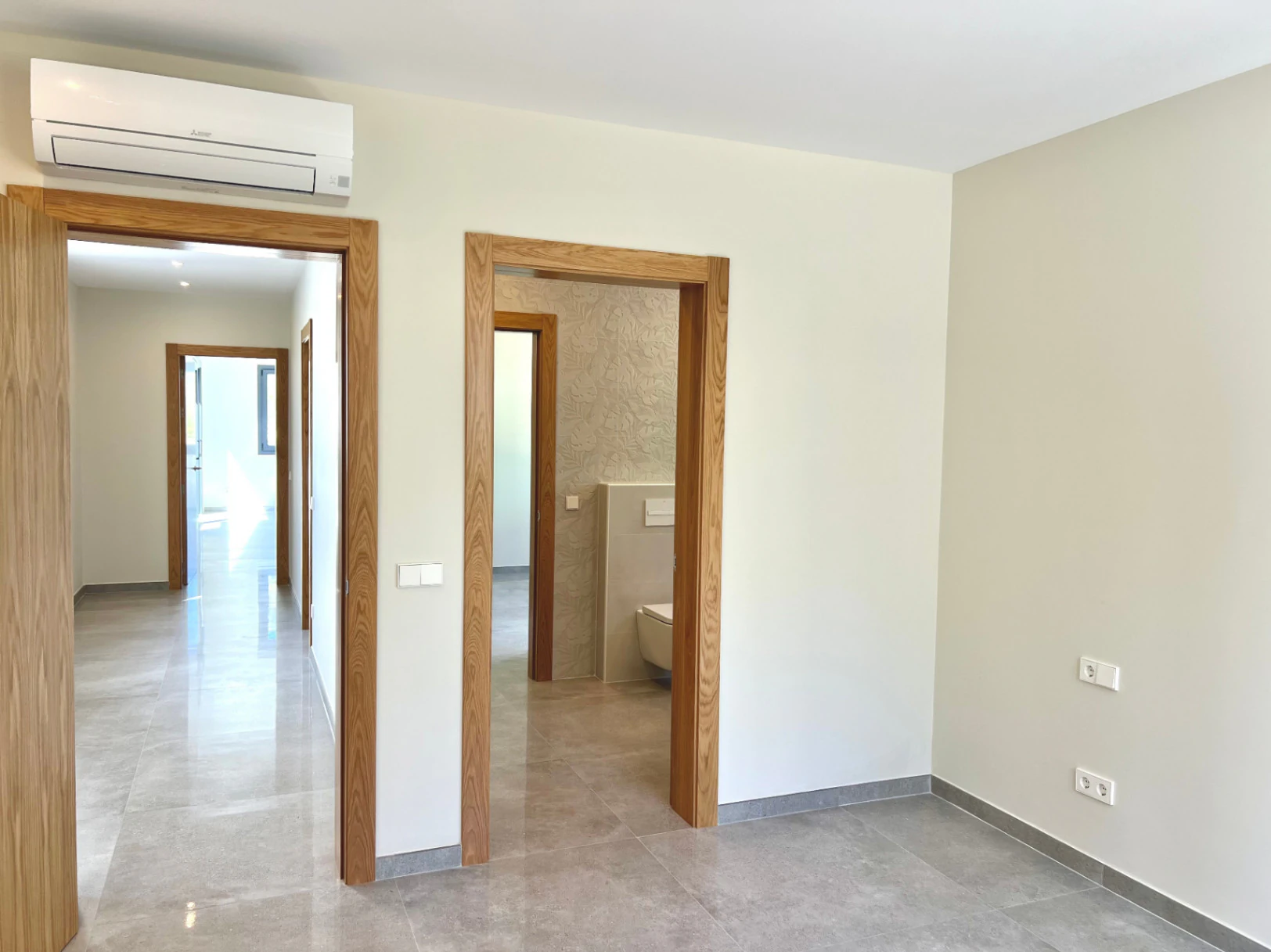 4846 - Villa with stunning open views, recently completed, 2026