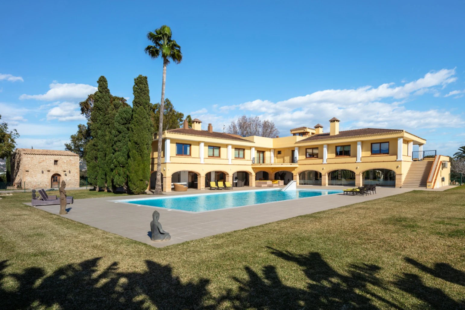 CR1039 - Exceptional luxury estate for sale, just minutes from Arenal beach in Javea, with a plot size of 28,000 m².