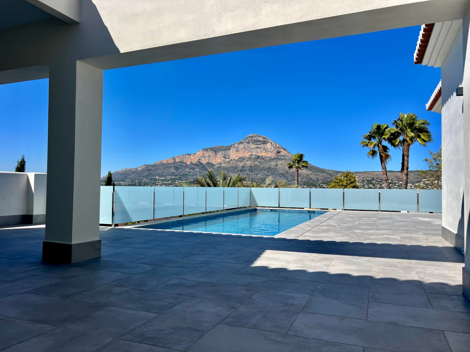 4846 - Villa with stunning open views, recently completed, 2026