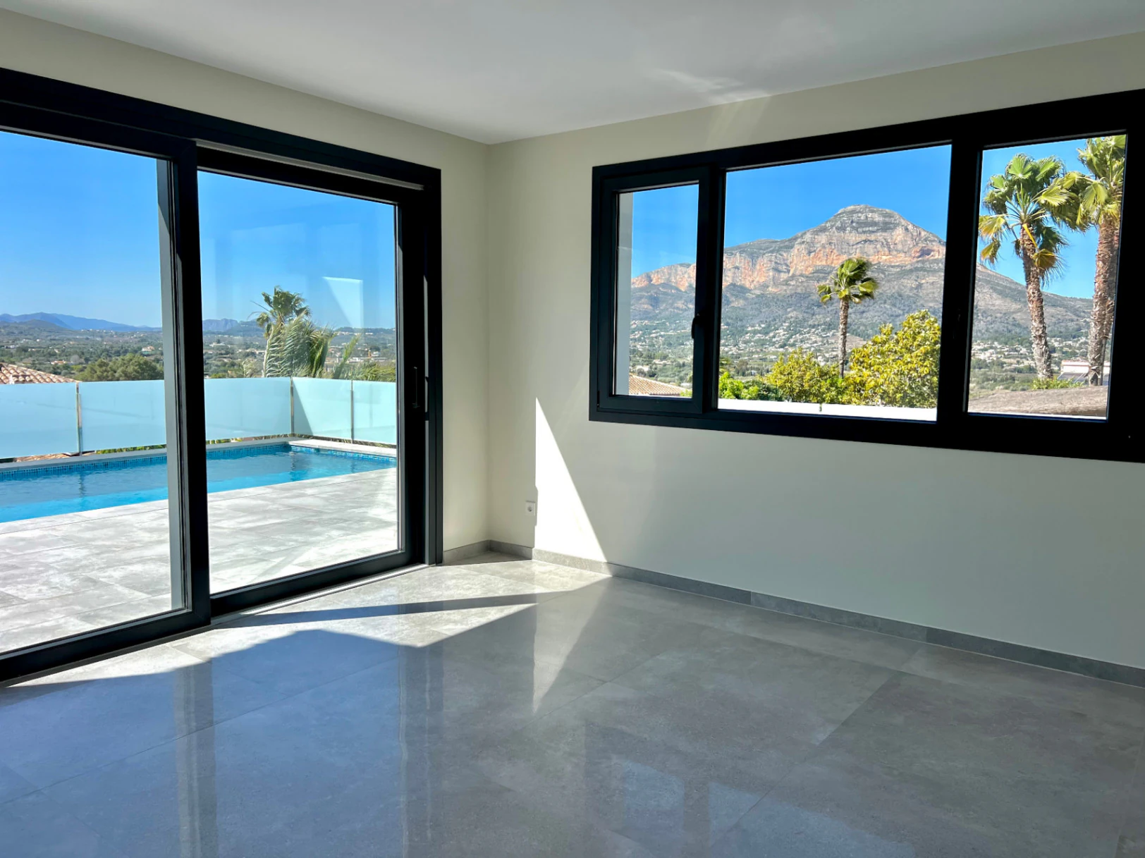 4846 - Villa with stunning open views, recently completed, 2026