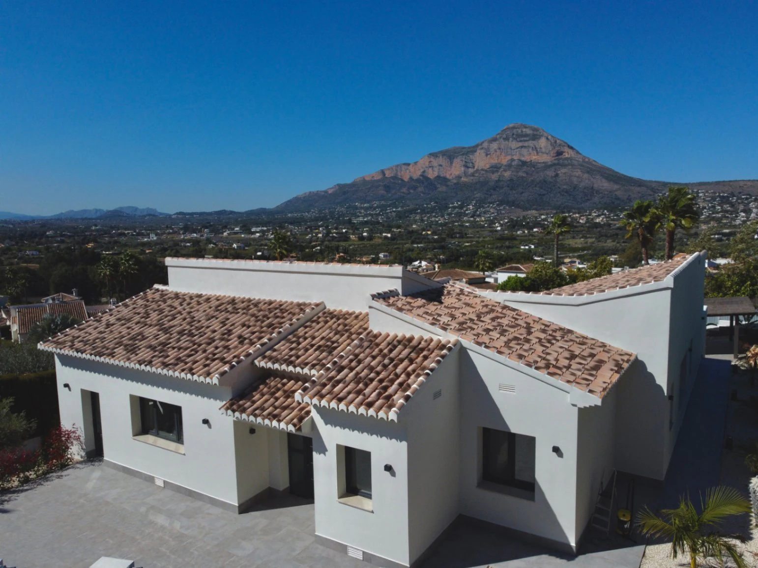 4846 - Villa with stunning open views, recently completed, 2026