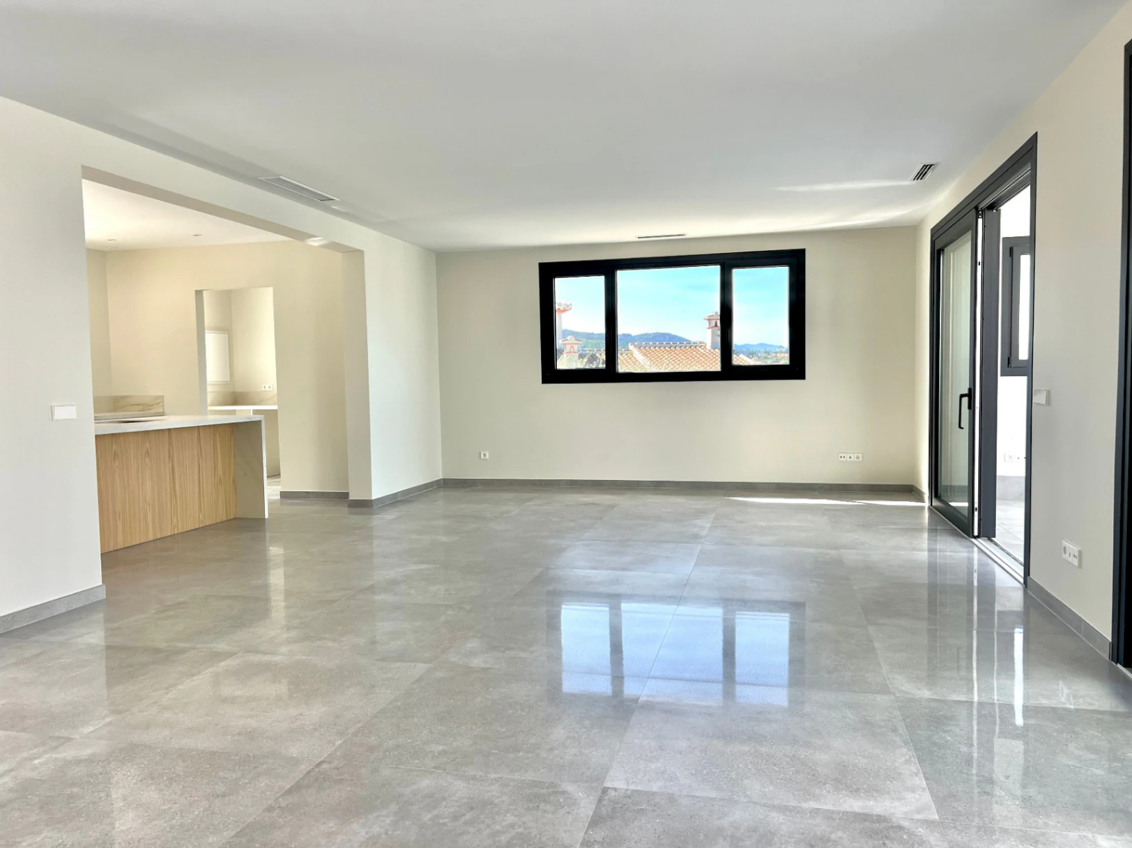 4846 - Villa with stunning open views, recently completed, 2026