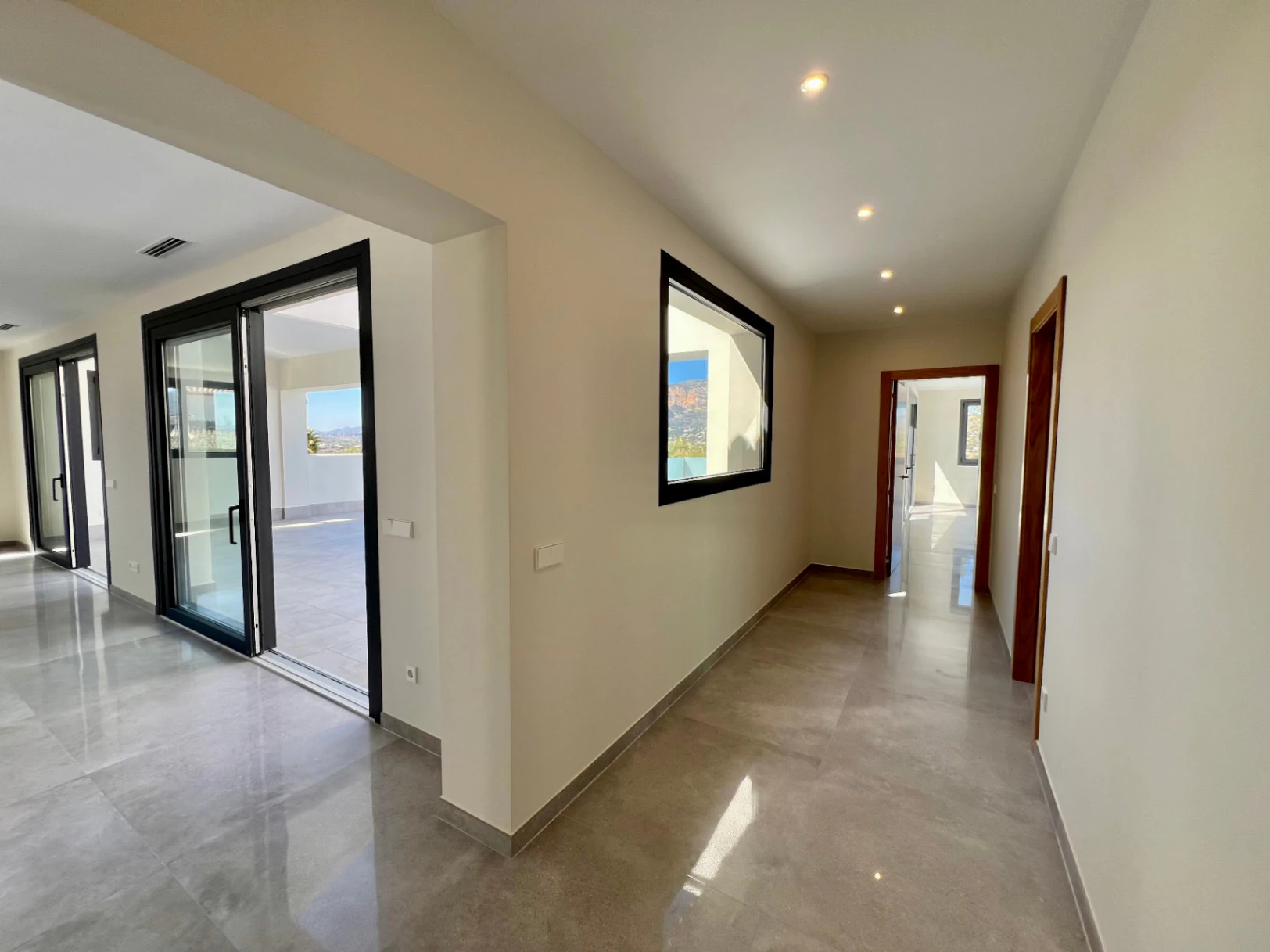 4846 - Villa with stunning open views, recently completed, 2026