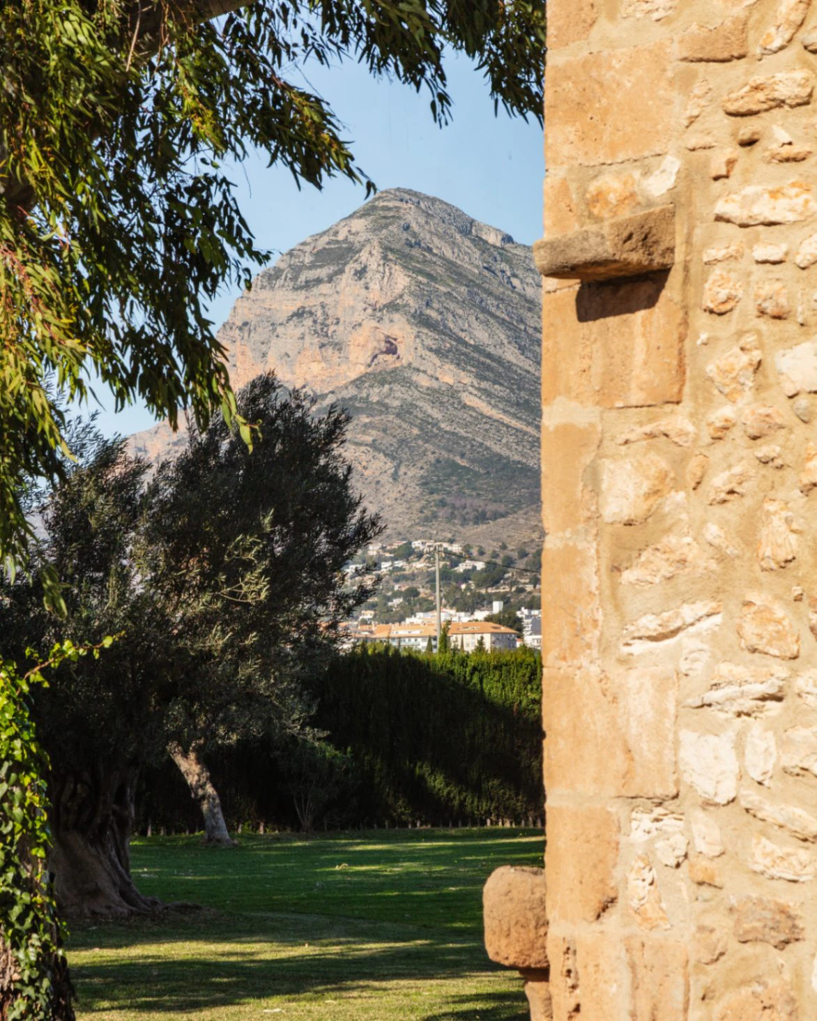 CR1039 - Exceptional luxury estate for sale, just minutes from Arenal beach in Javea, with a plot size of 28,000 m².