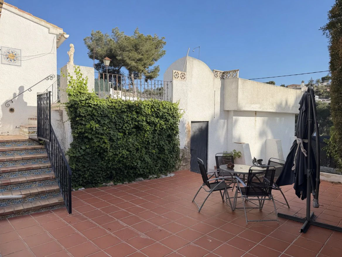 4871 - Villa a la venta en Jávea, vistas al valle, orientada al Sur con piscina