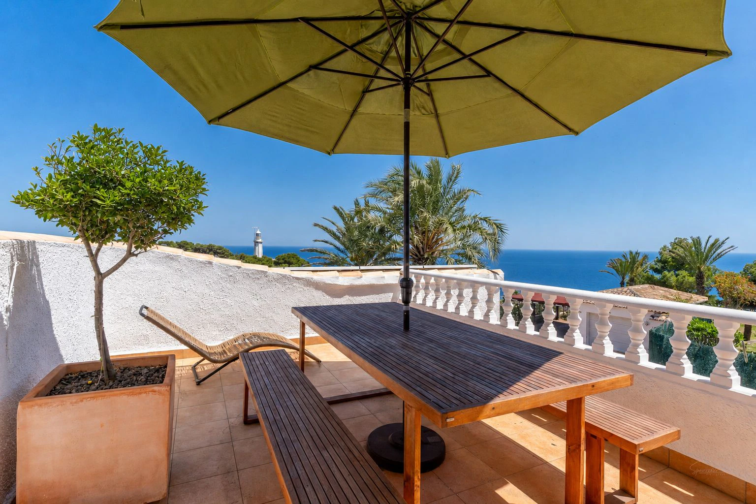 Propriété exclusive dans une zone calme avec vues panoramiques sur la mer.