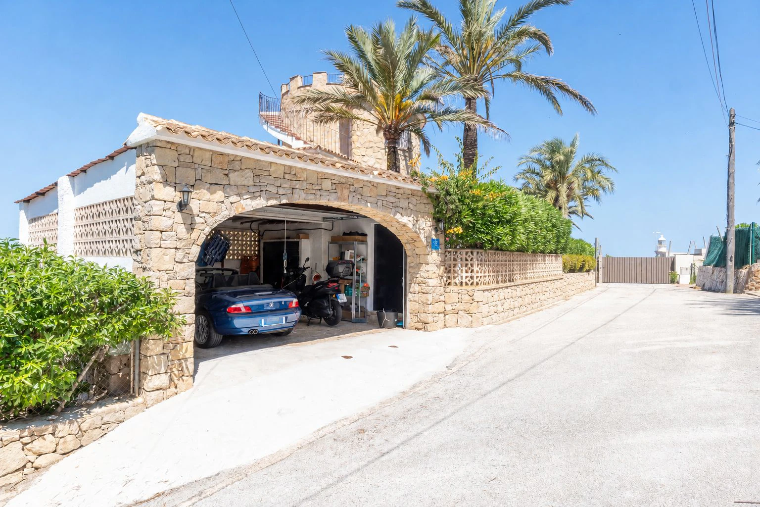 Propriété exclusive dans une zone calme avec vues panoramiques sur la mer.