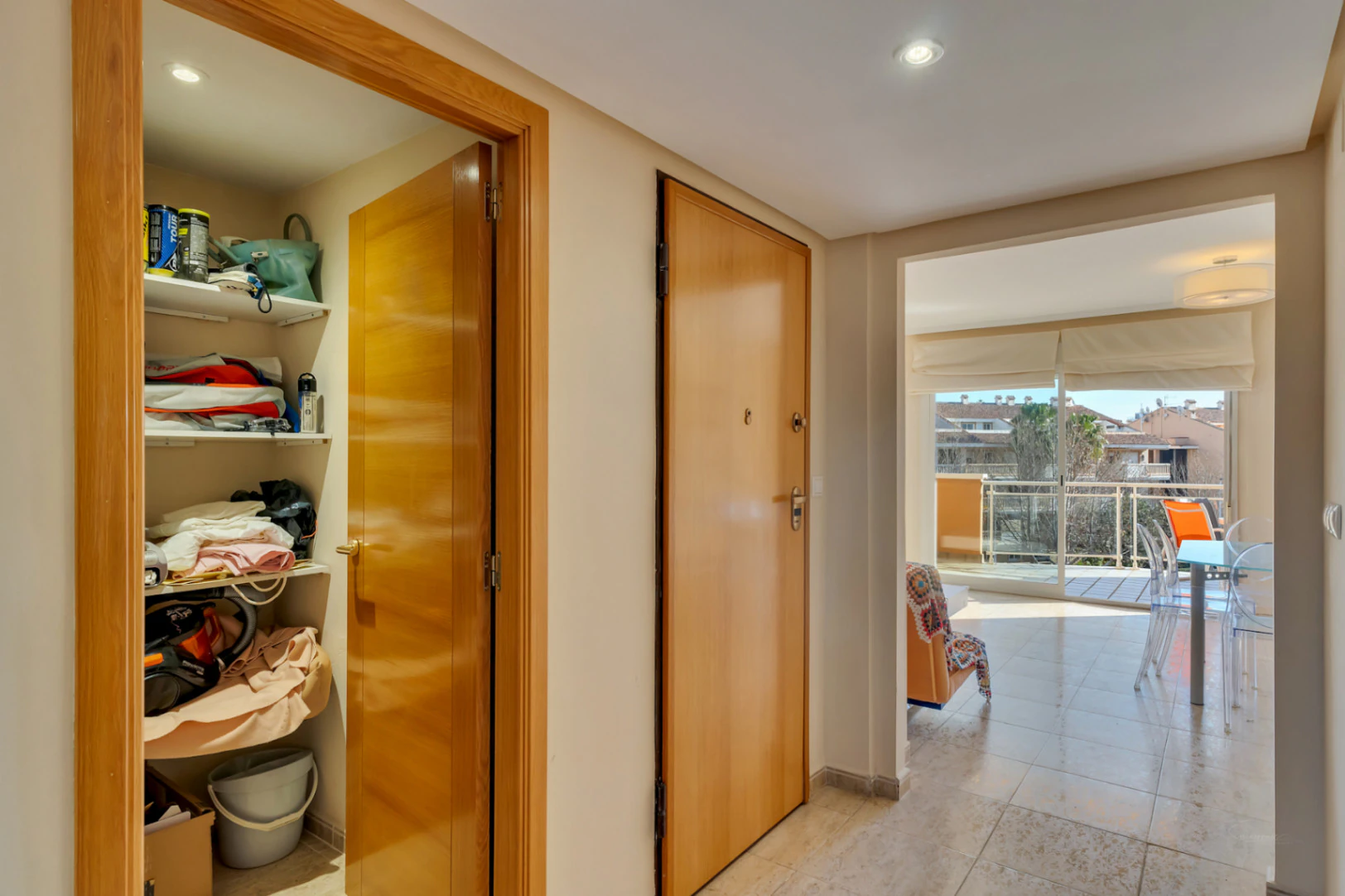 4776 - Apartamento espacioso de tres habitaciones muy cerca del mar