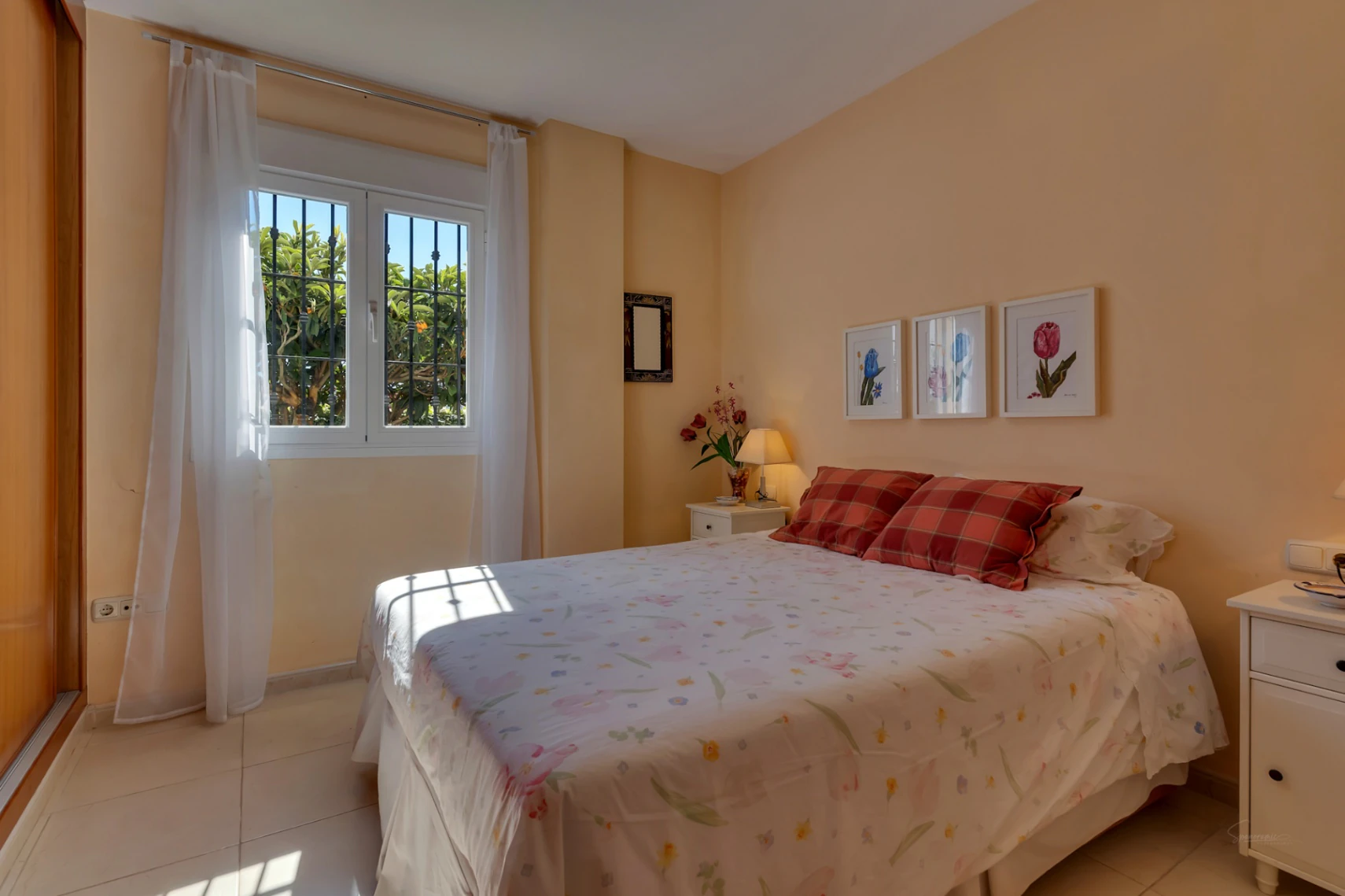 4837 - Apartamento de 5 habitaciones con gran jardin ubicado en una zona privilegiada de Jávea