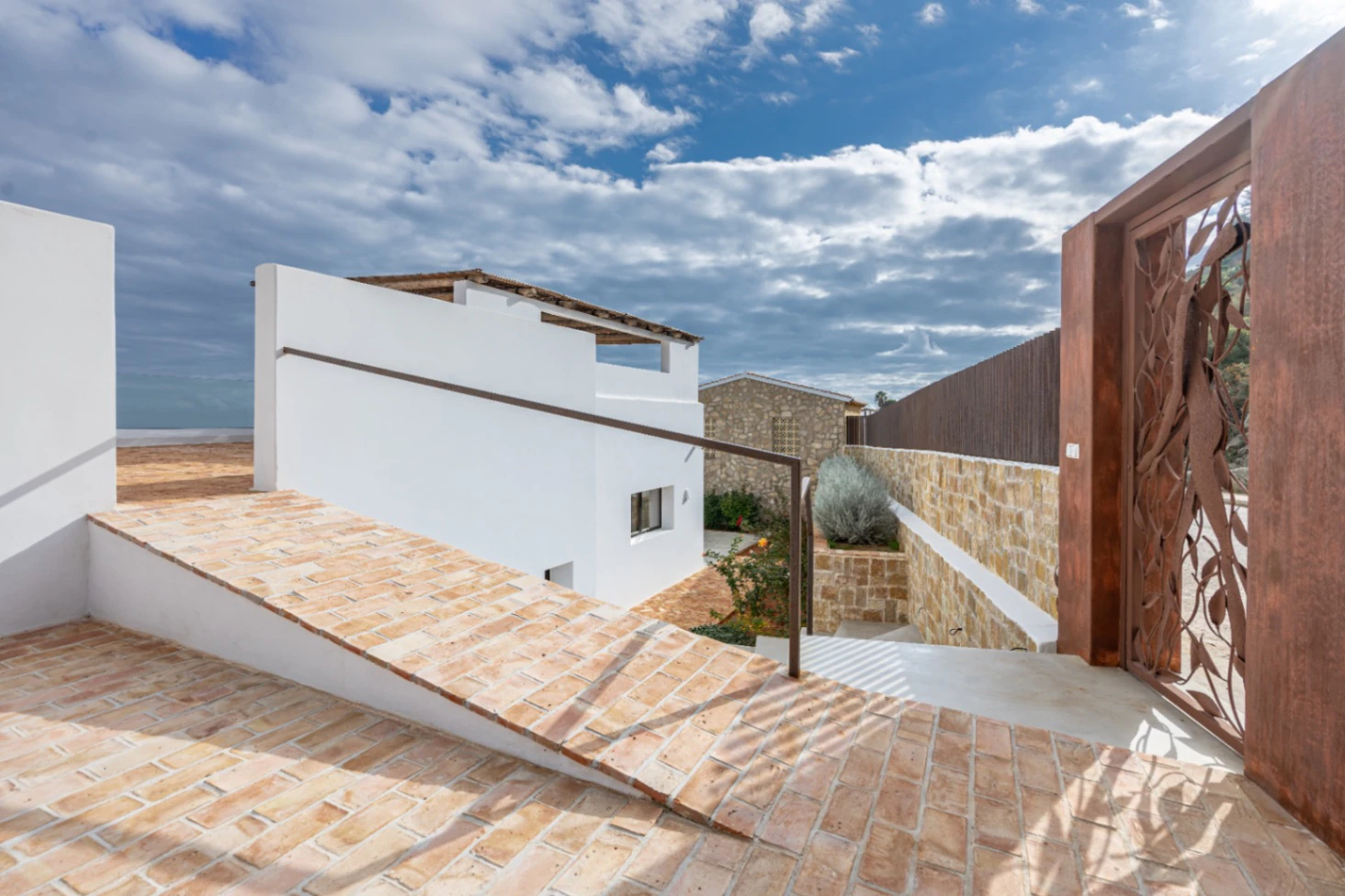 CR080266 - VILLA DE  NUEVA CONSTRUCCIÓN 2025 EN CUMBRES DEL SOL