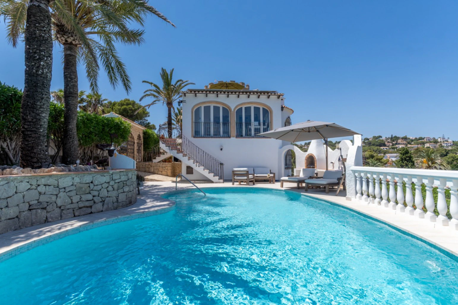 4883 - Excepcional propiedad en una exclusiva zona con vistas panoramicas al mar