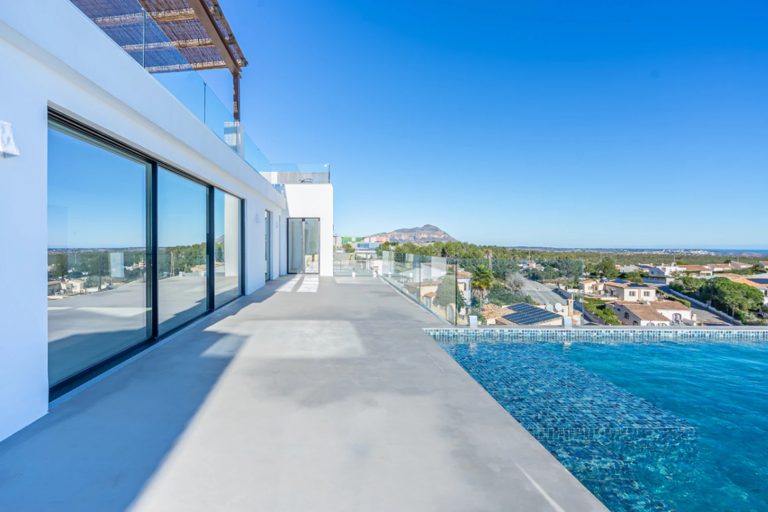CR080266 - VILLA DE  NUEVA CONSTRUCCIÓN 2025 EN CUMBRES DEL SOL