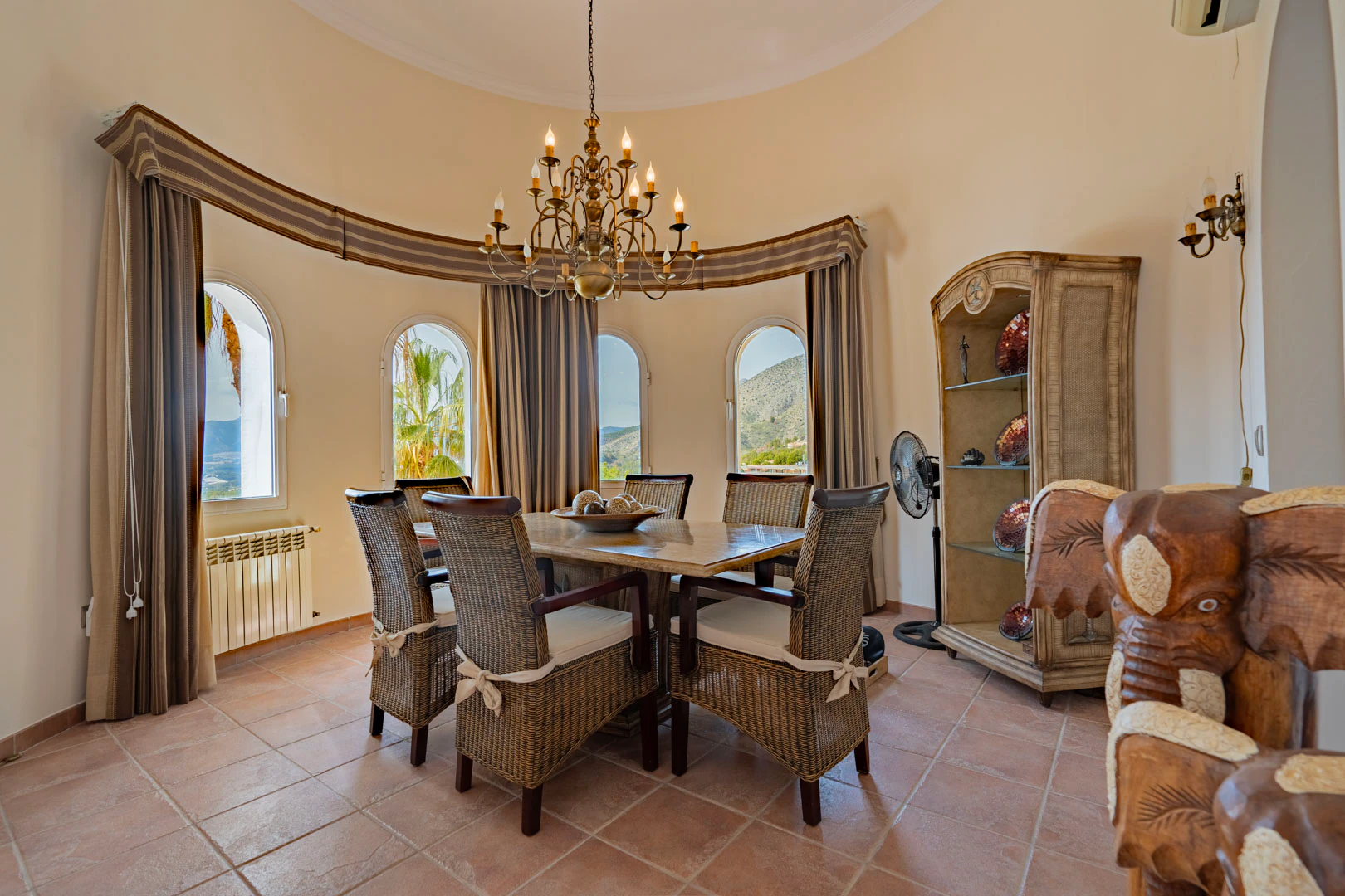 C3XY4484ALT - C3XY4484ALT Belle villa traditionnelle située à Alhama Springs, Altea