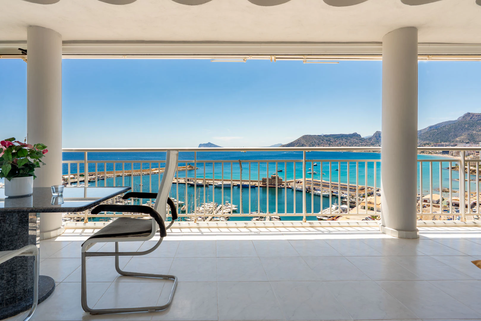 C4XY4657CAL - C4XY45657CAL Dos áticos contiguos en primera línea con vistas panorámicas al mar y posibilidad de unión en venta en Calpe.