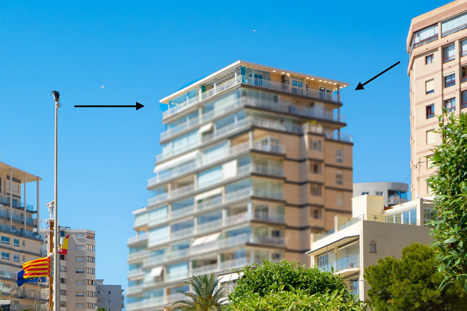 C4XY4657CAL - C4XY45657CAL Dos áticos contiguos en primera línea con vistas panorámicas al mar y posibilidad de unión en venta en Calpe.