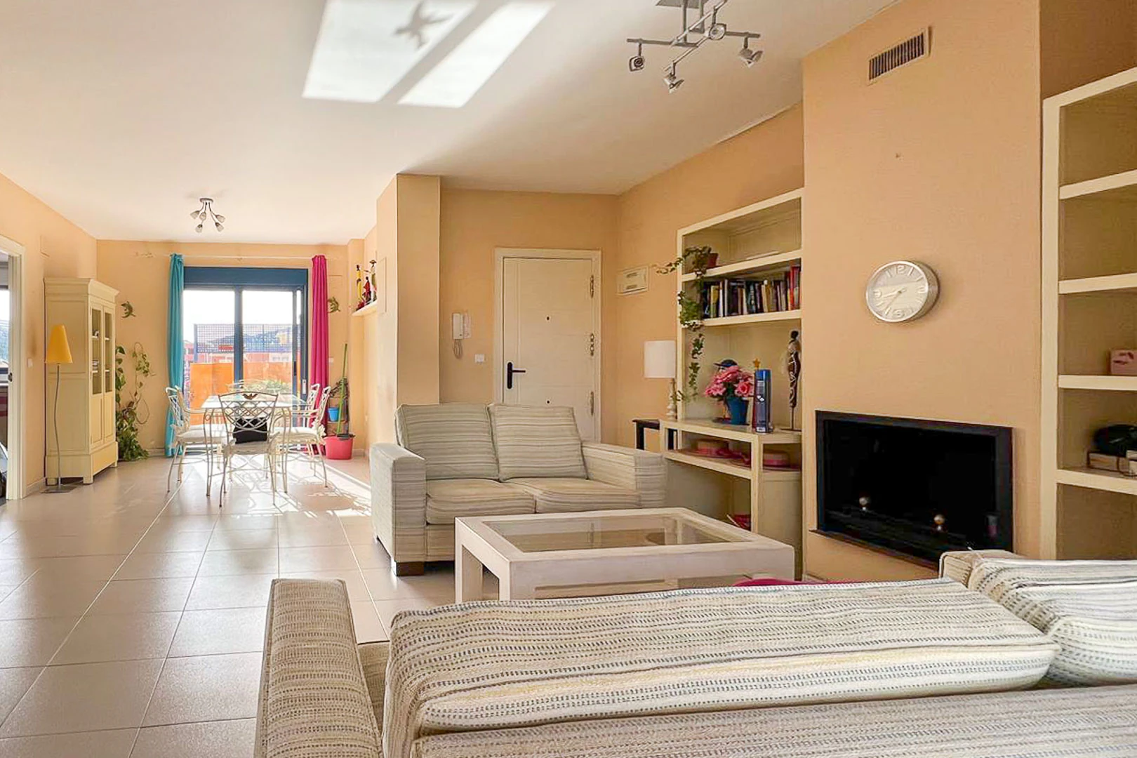 8269DEN - 8269DEN Dúplex ático con terraza y vistas parciales al mar a la venta en Las Marina, Denia.